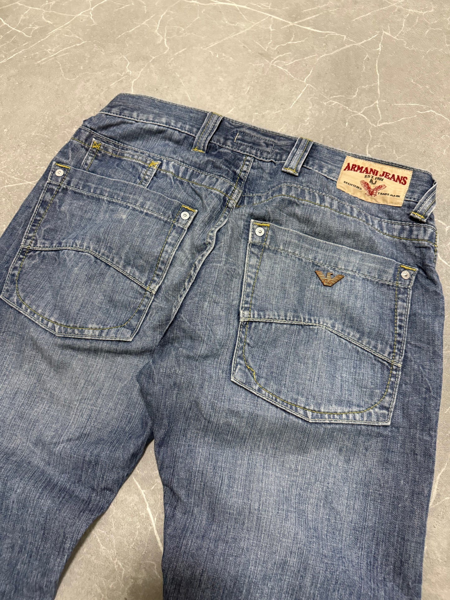 Armani Jeans (L)