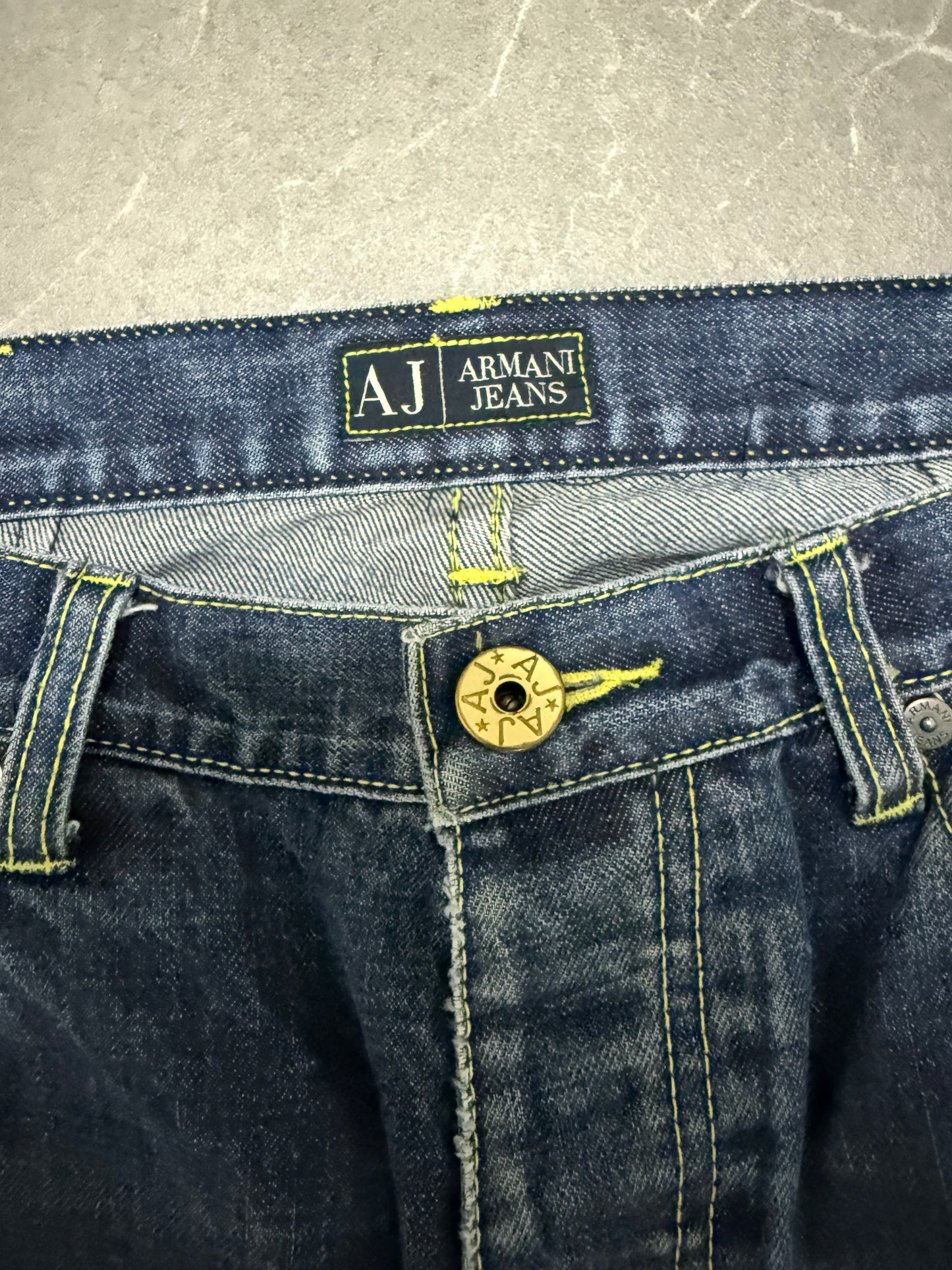 Armani Jeans (L)