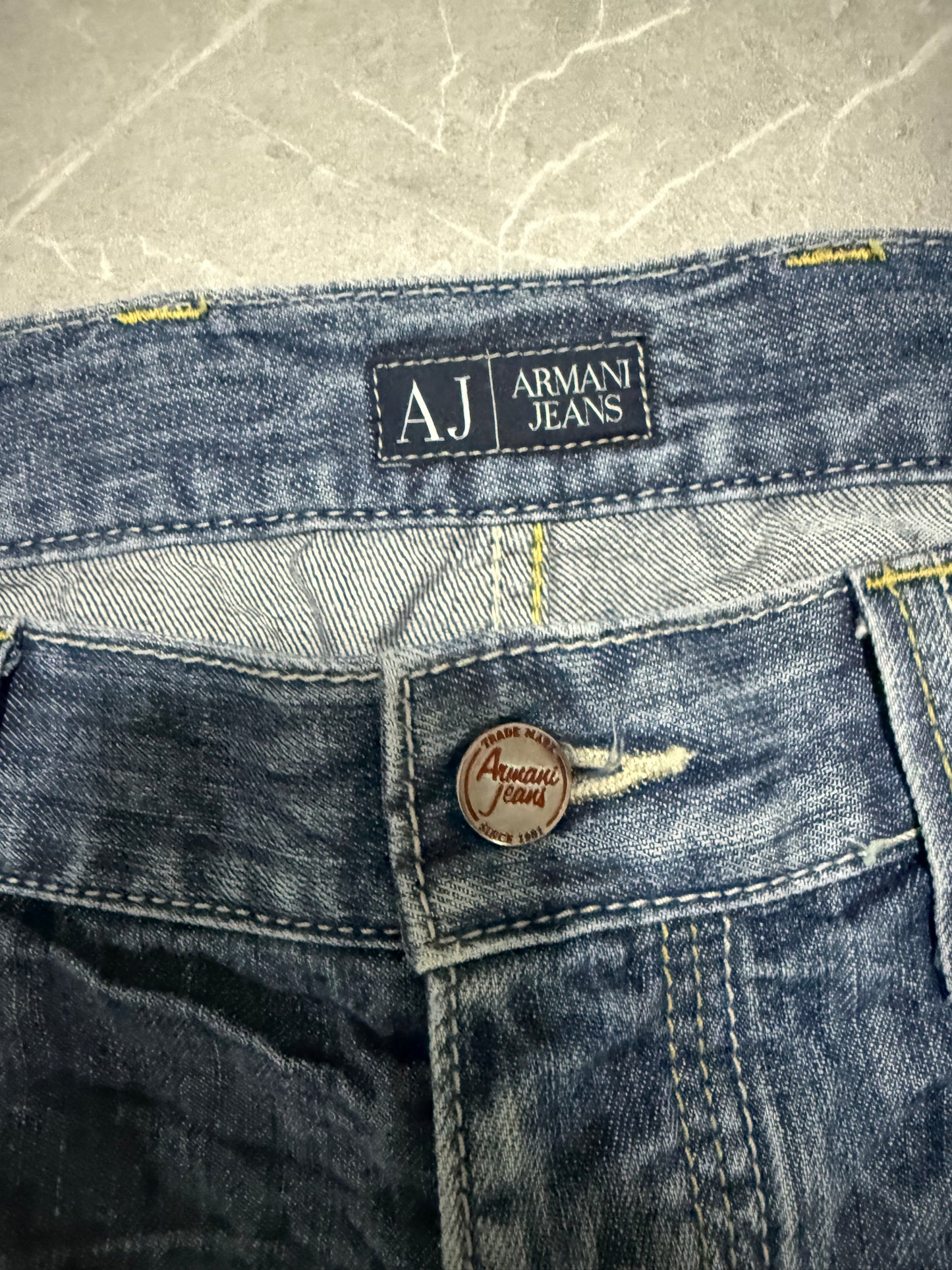 Armani Jeans (L)