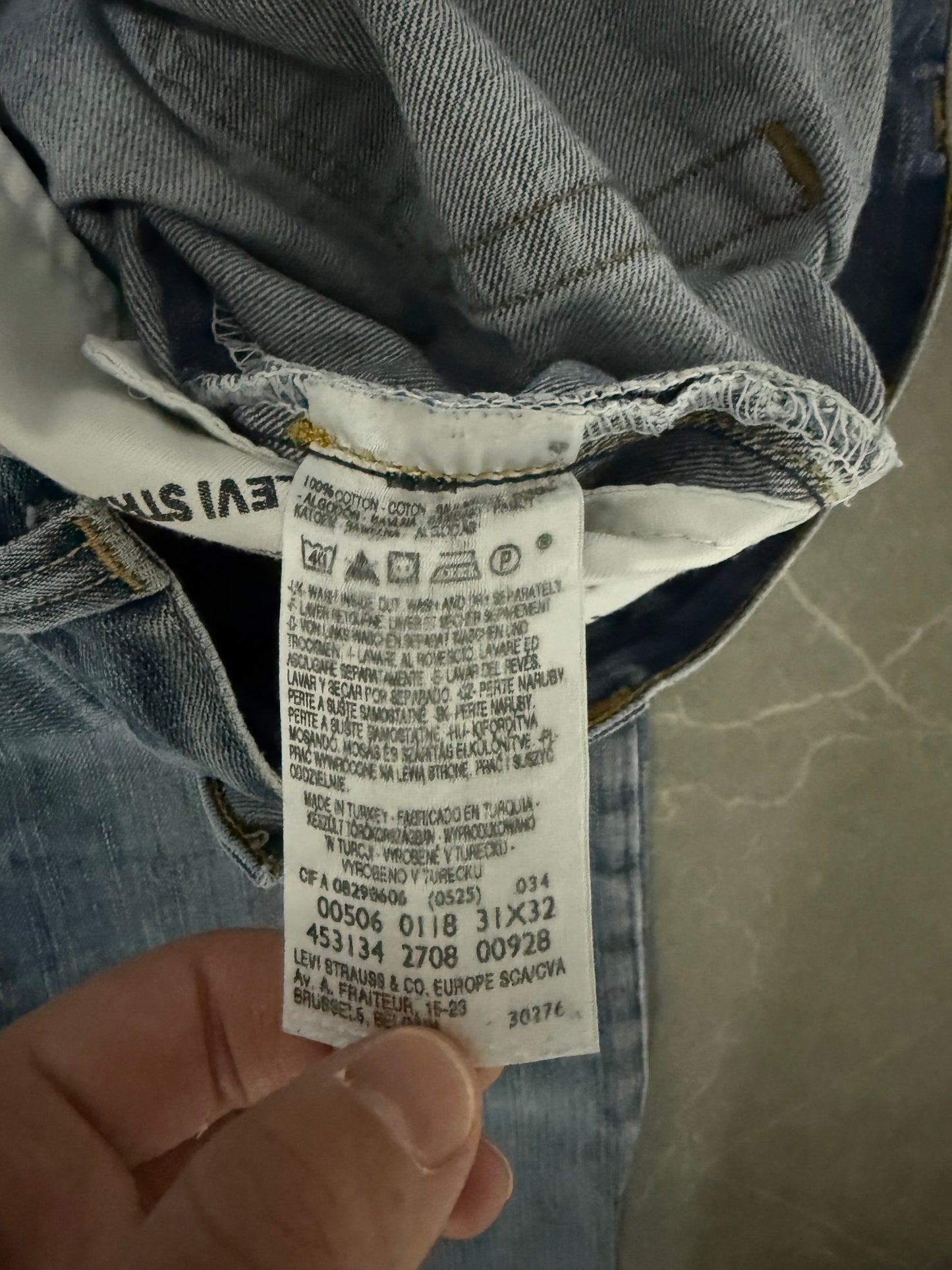 Levis Jeans 506 (M)