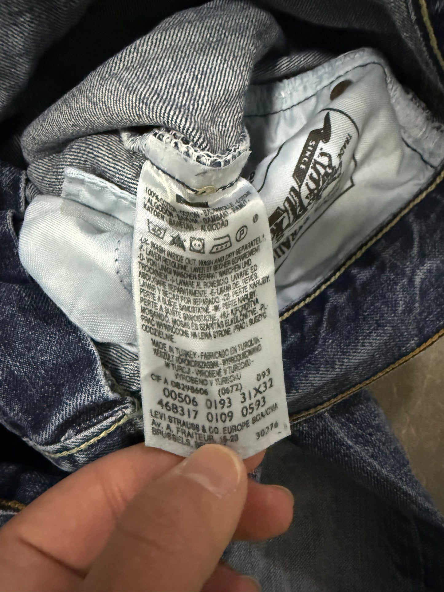 Levis Jeans 506 (M)
