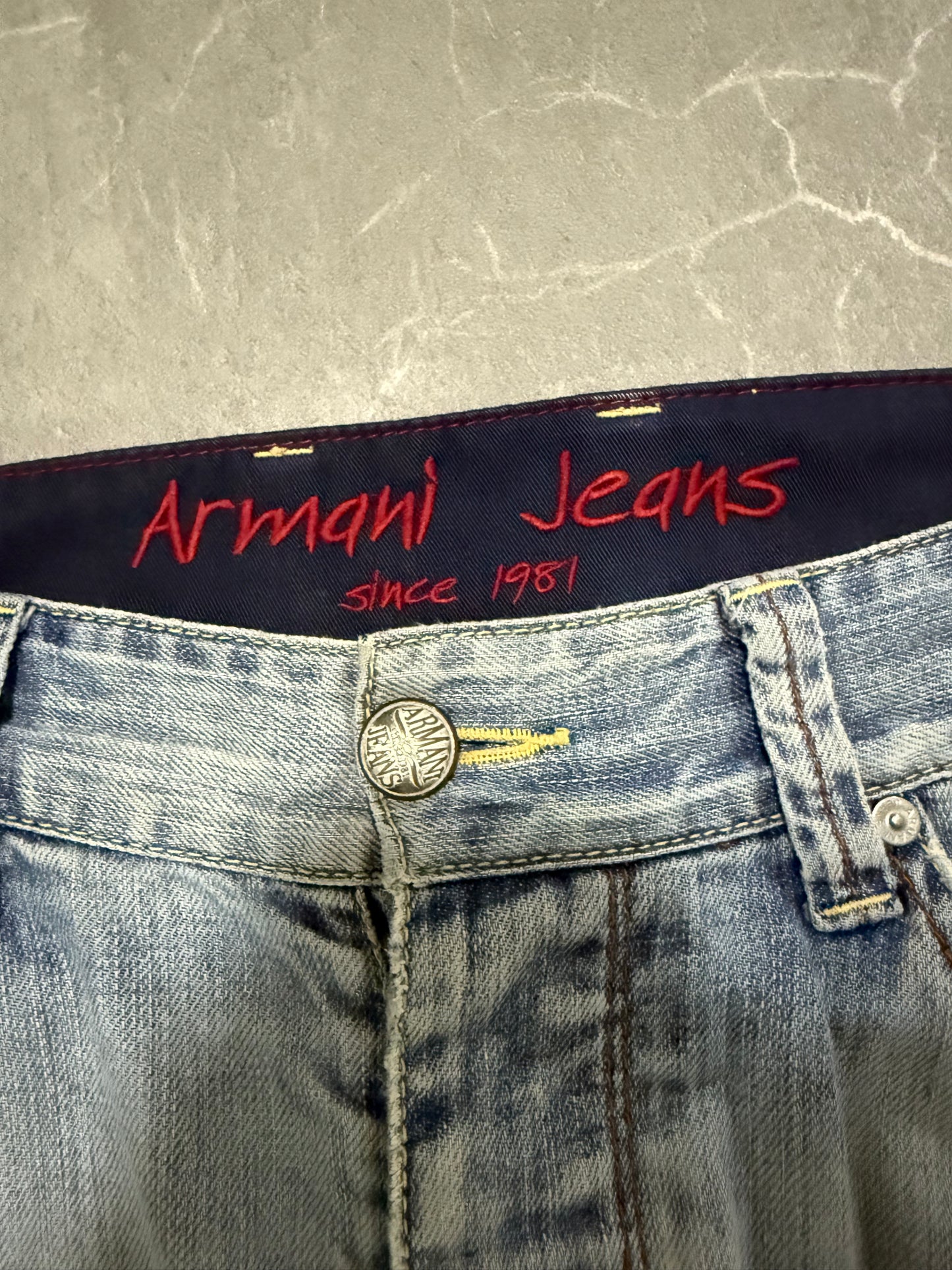 Armani Jeans (L)