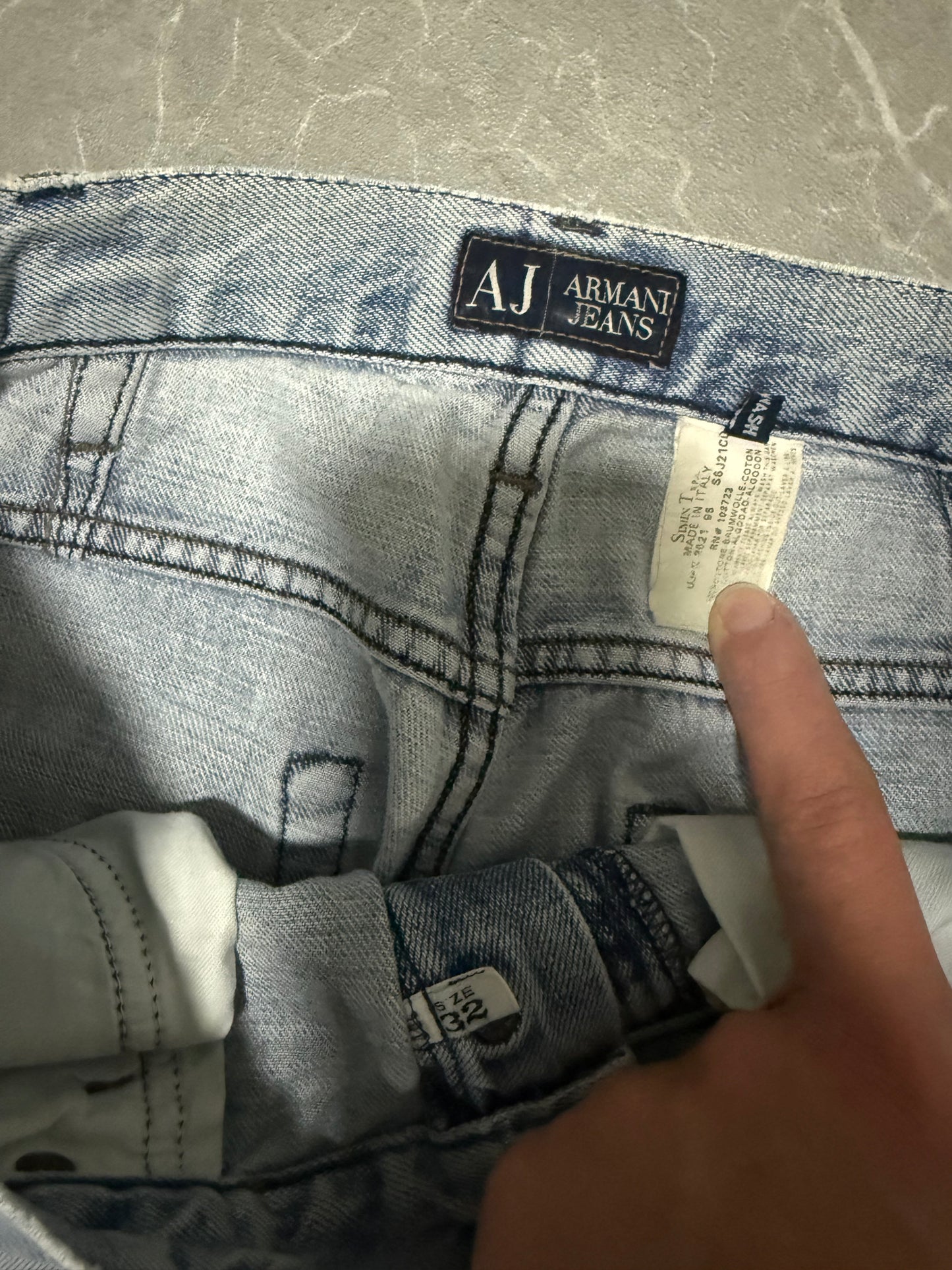 Armani Jeans (M)