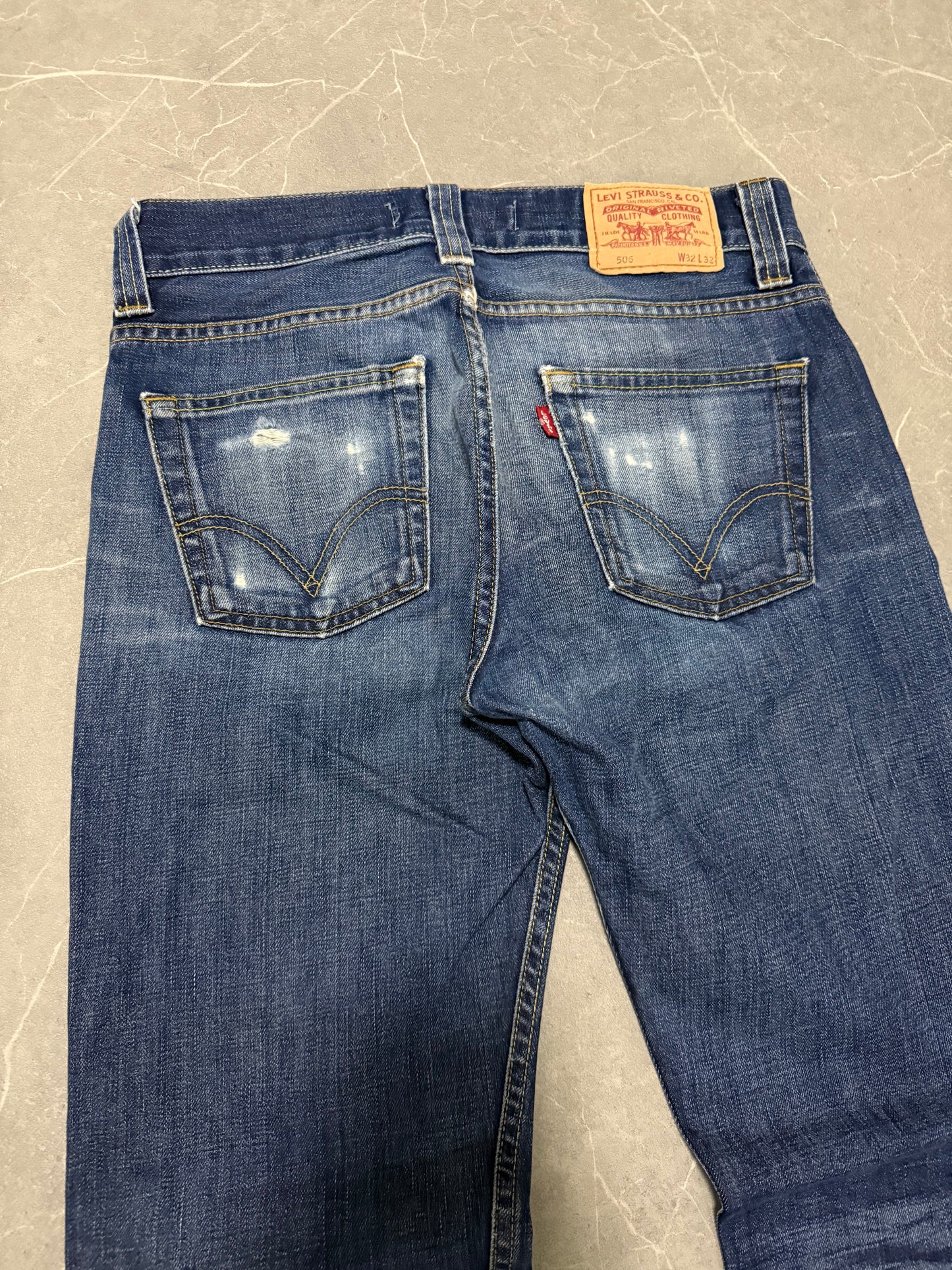 Levis Jeans 506 (M)
