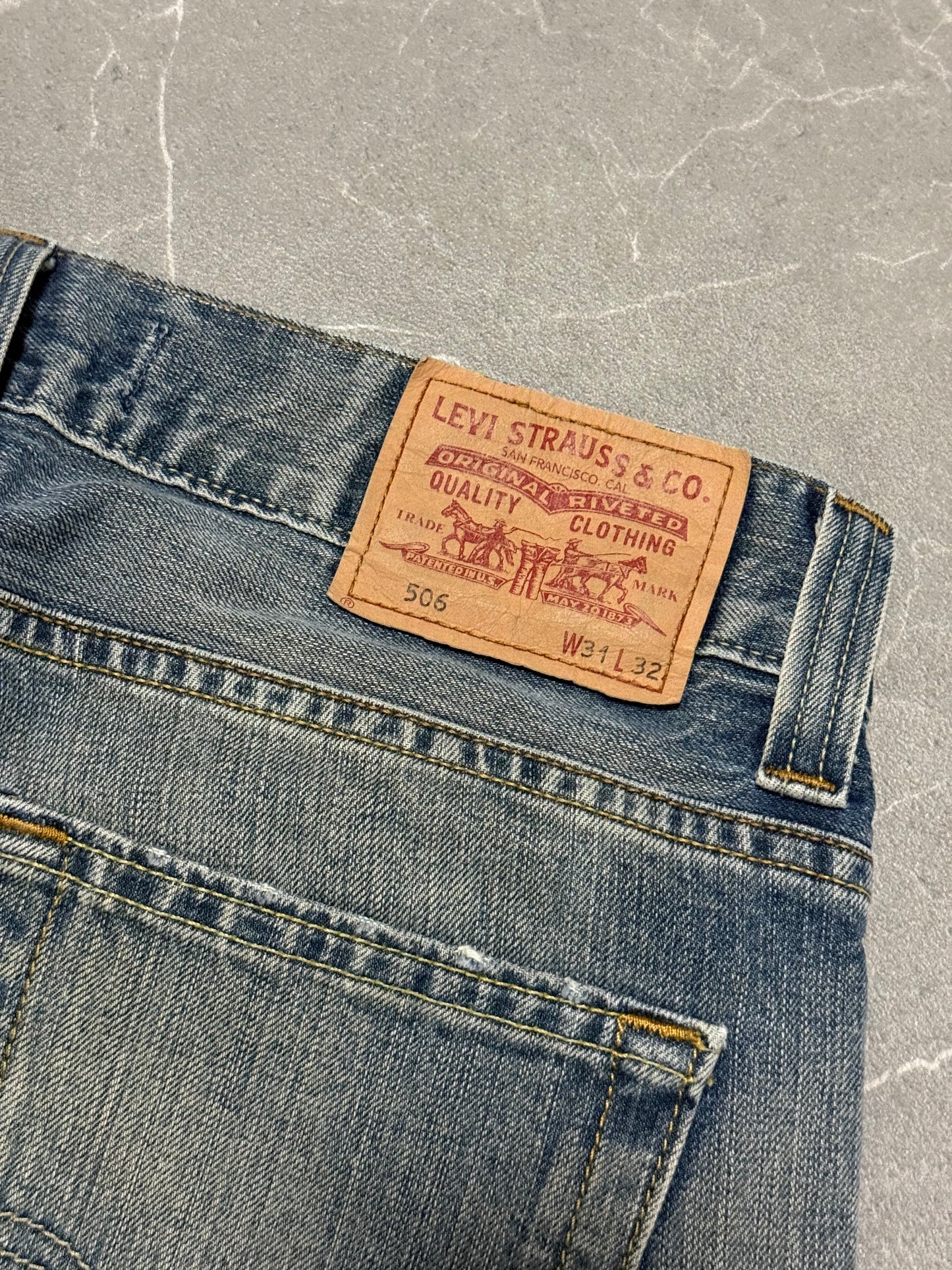 Levis Jeans 506 (M)