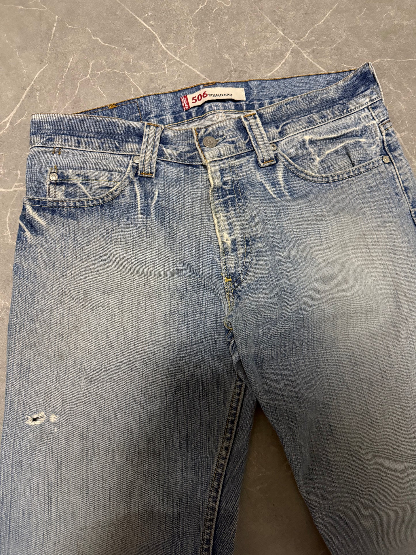 Levis Jeans 506 (M)