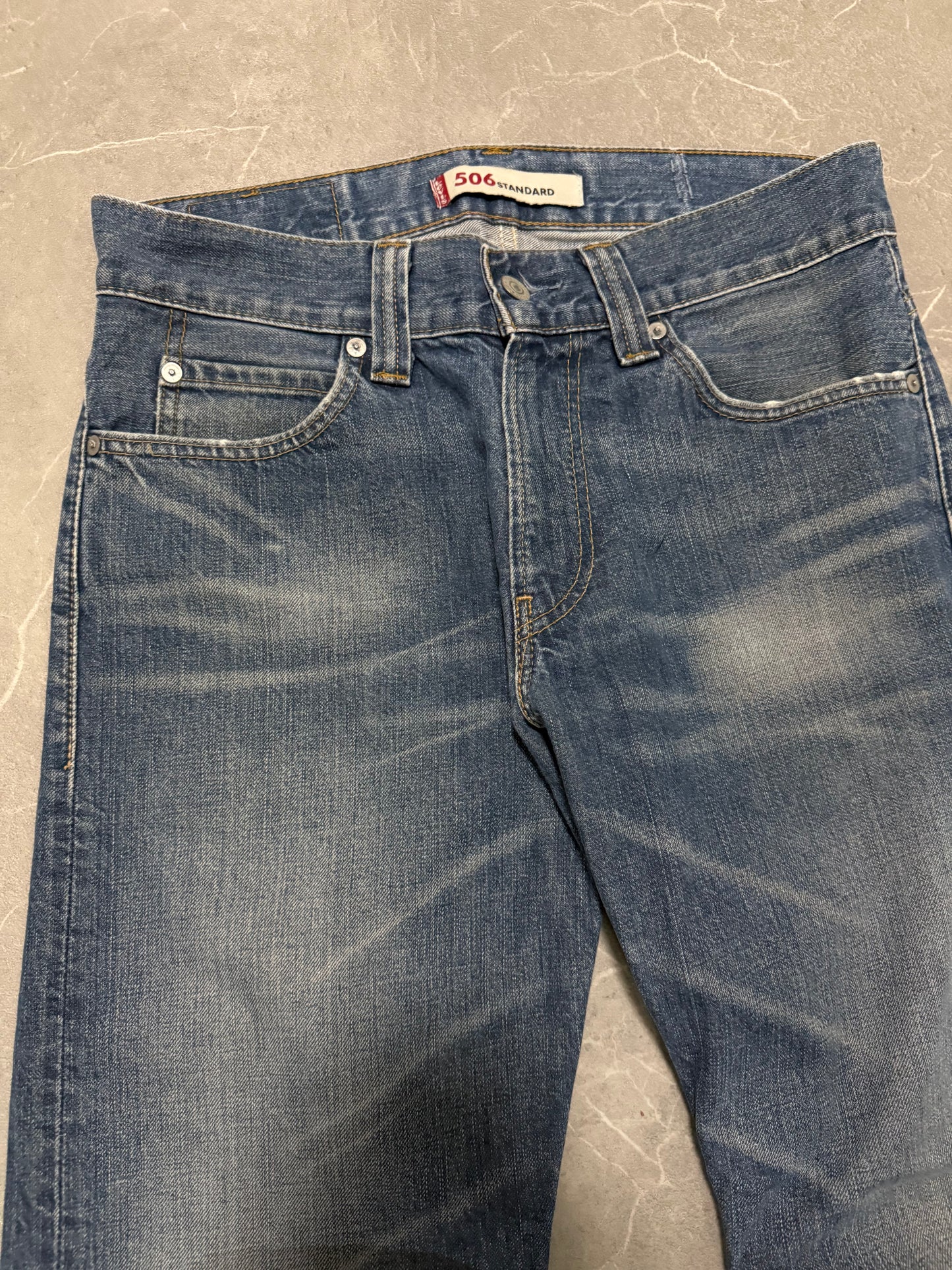 Levis Jeans 506 (M)