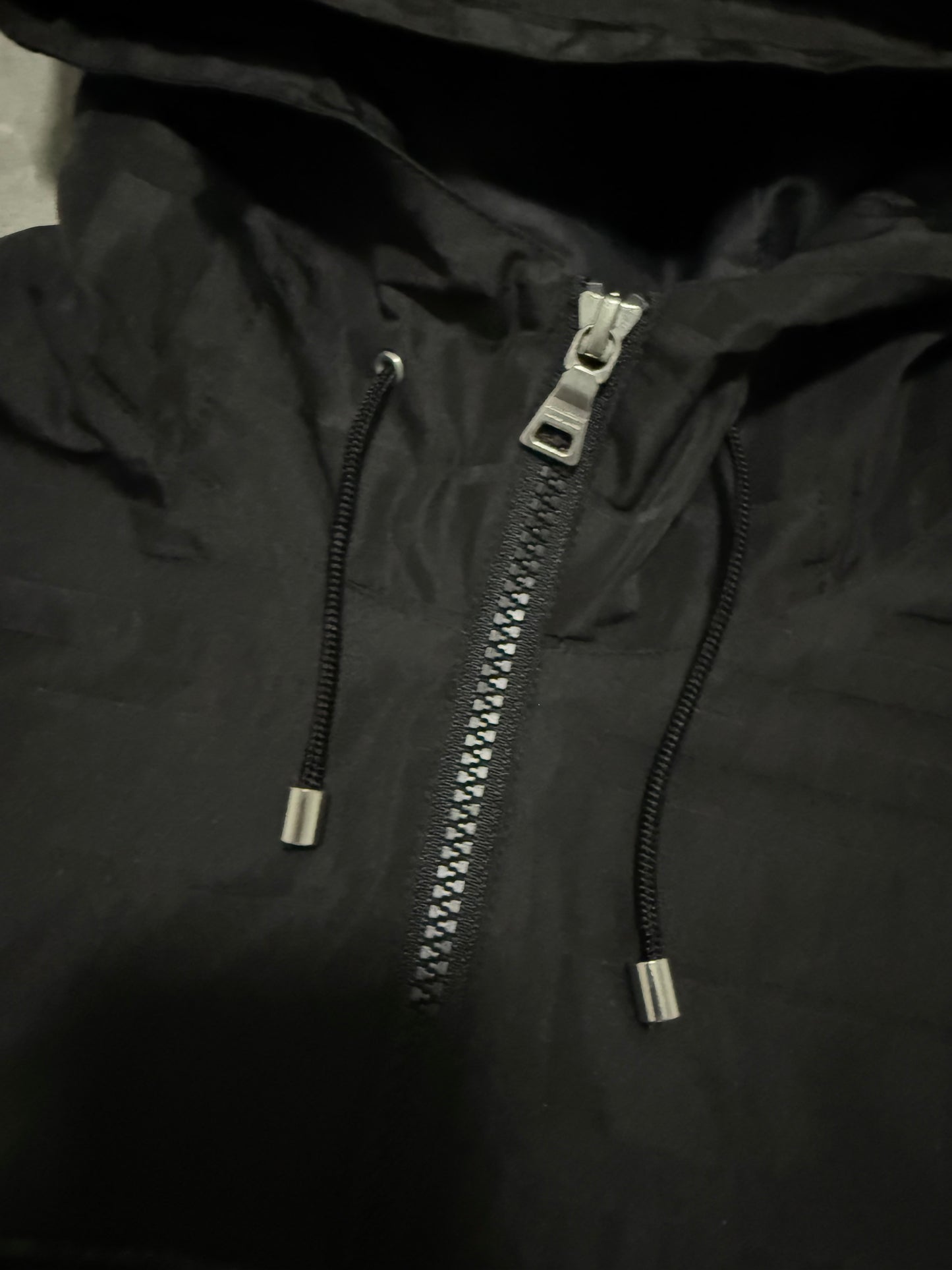 Burberry Windbreaker (M)