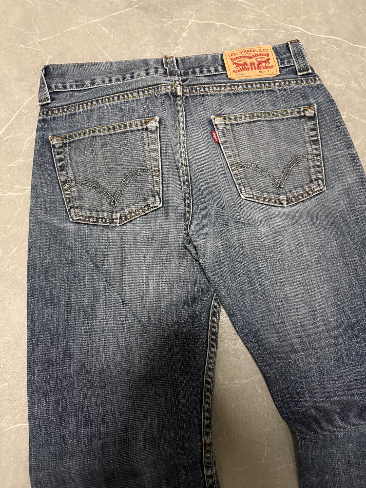 Levis 506 Jeans (M)