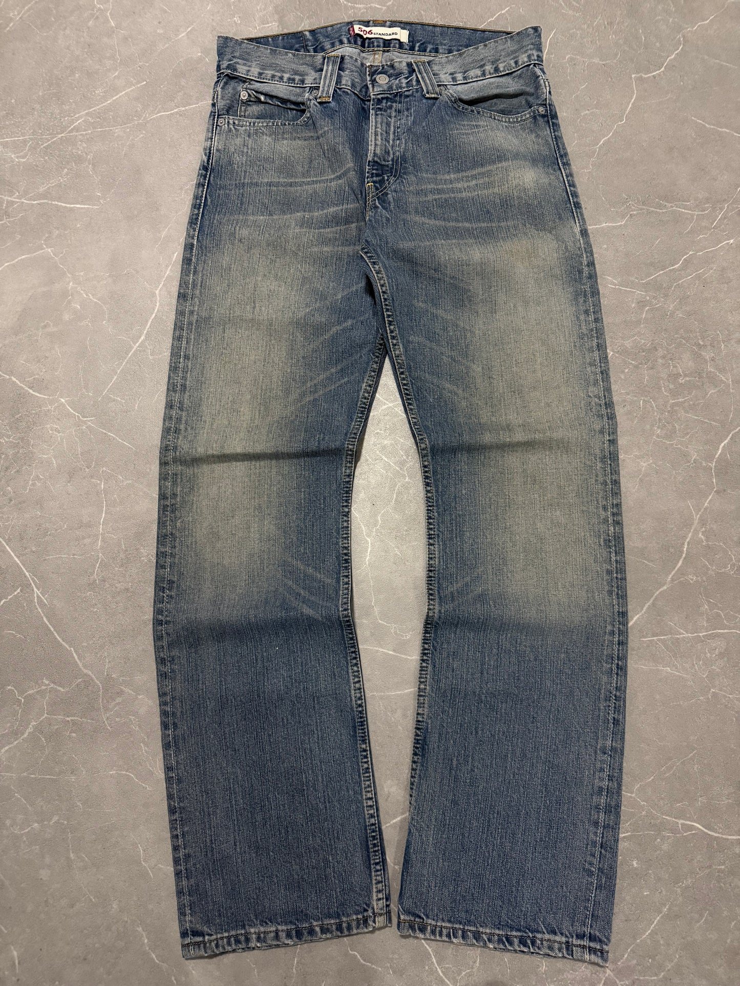 Levis Jeans 506 (M)