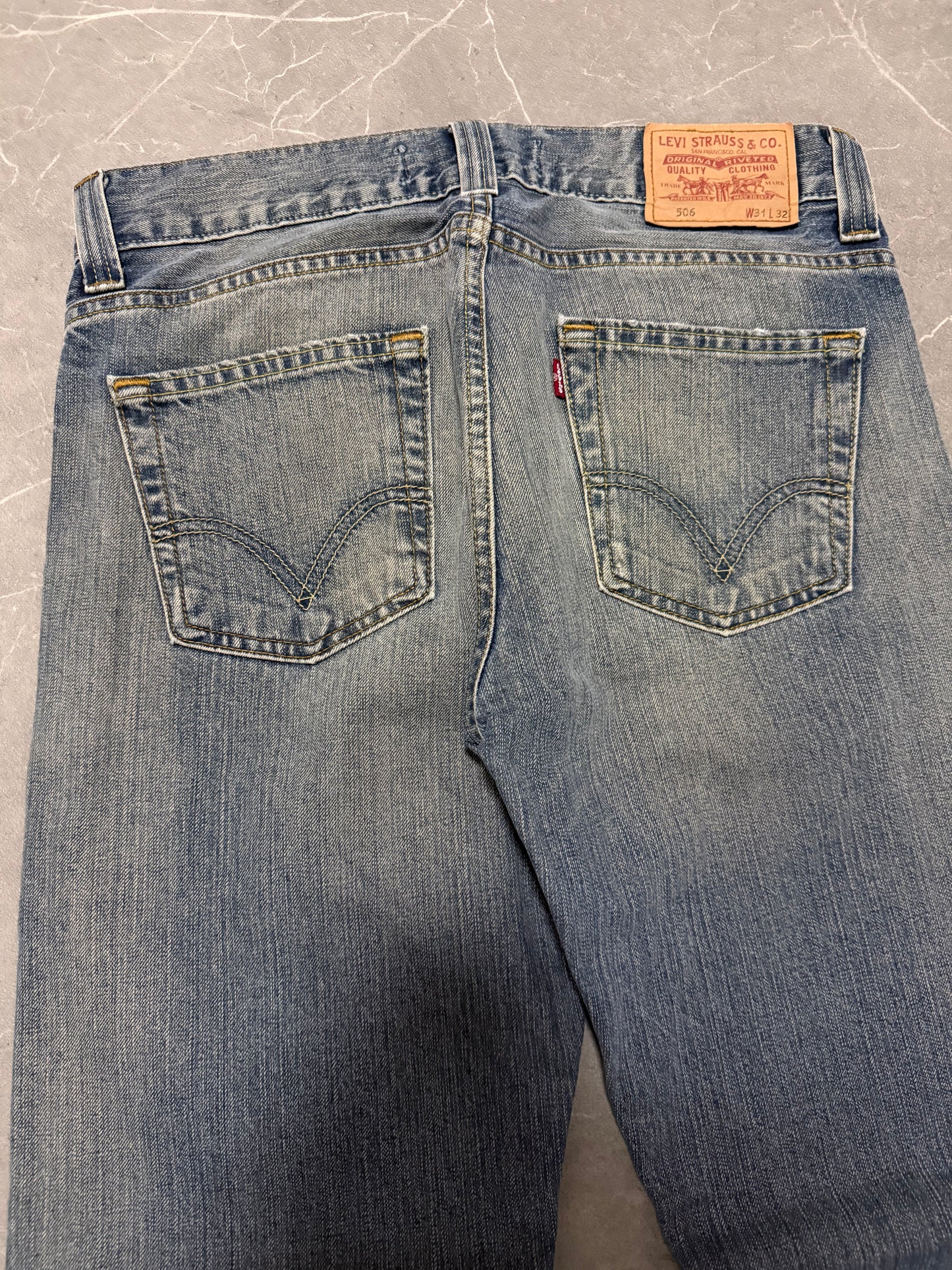 Levis Jeans 506 (M)