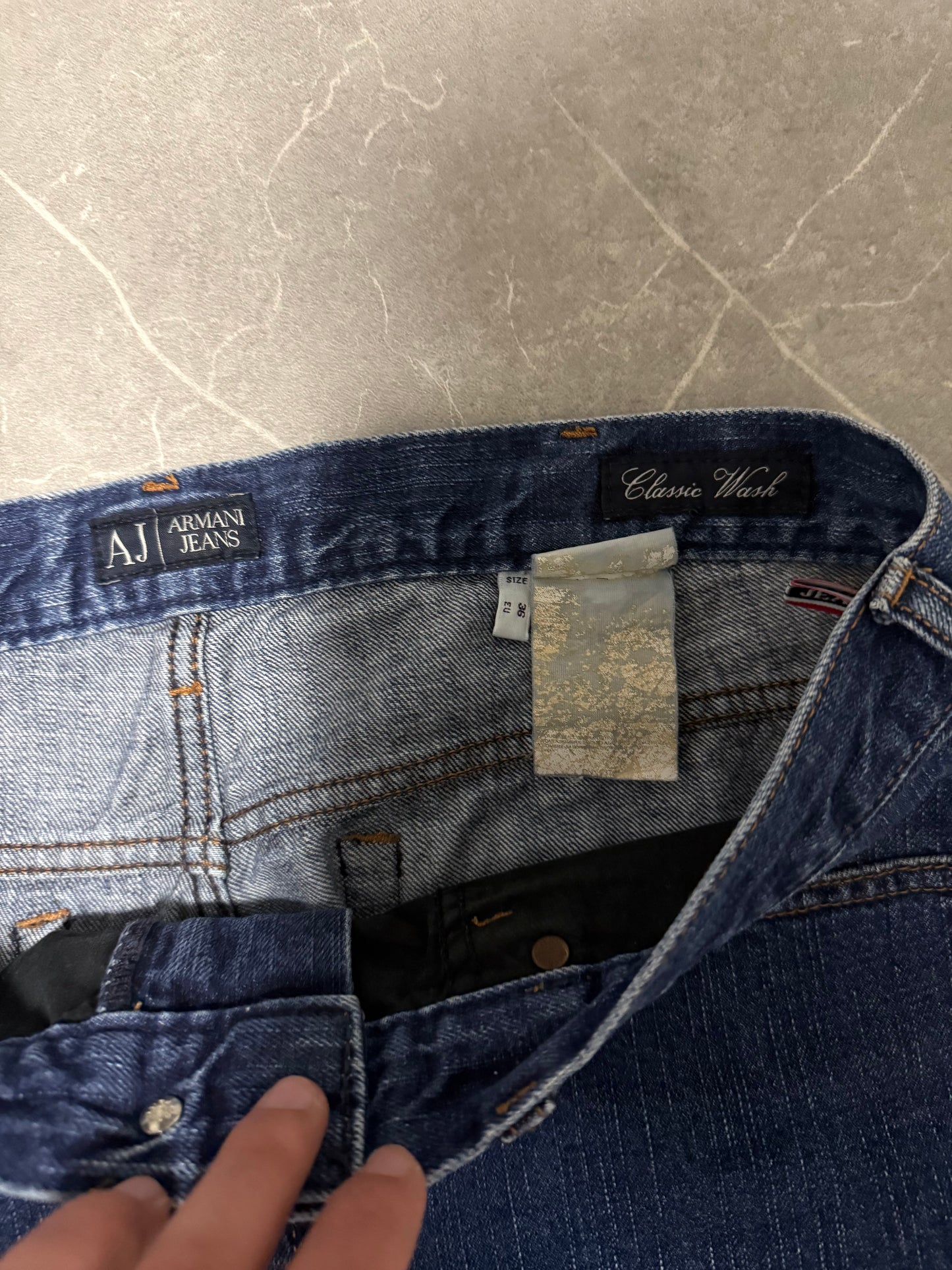 Armani Jeans (L)