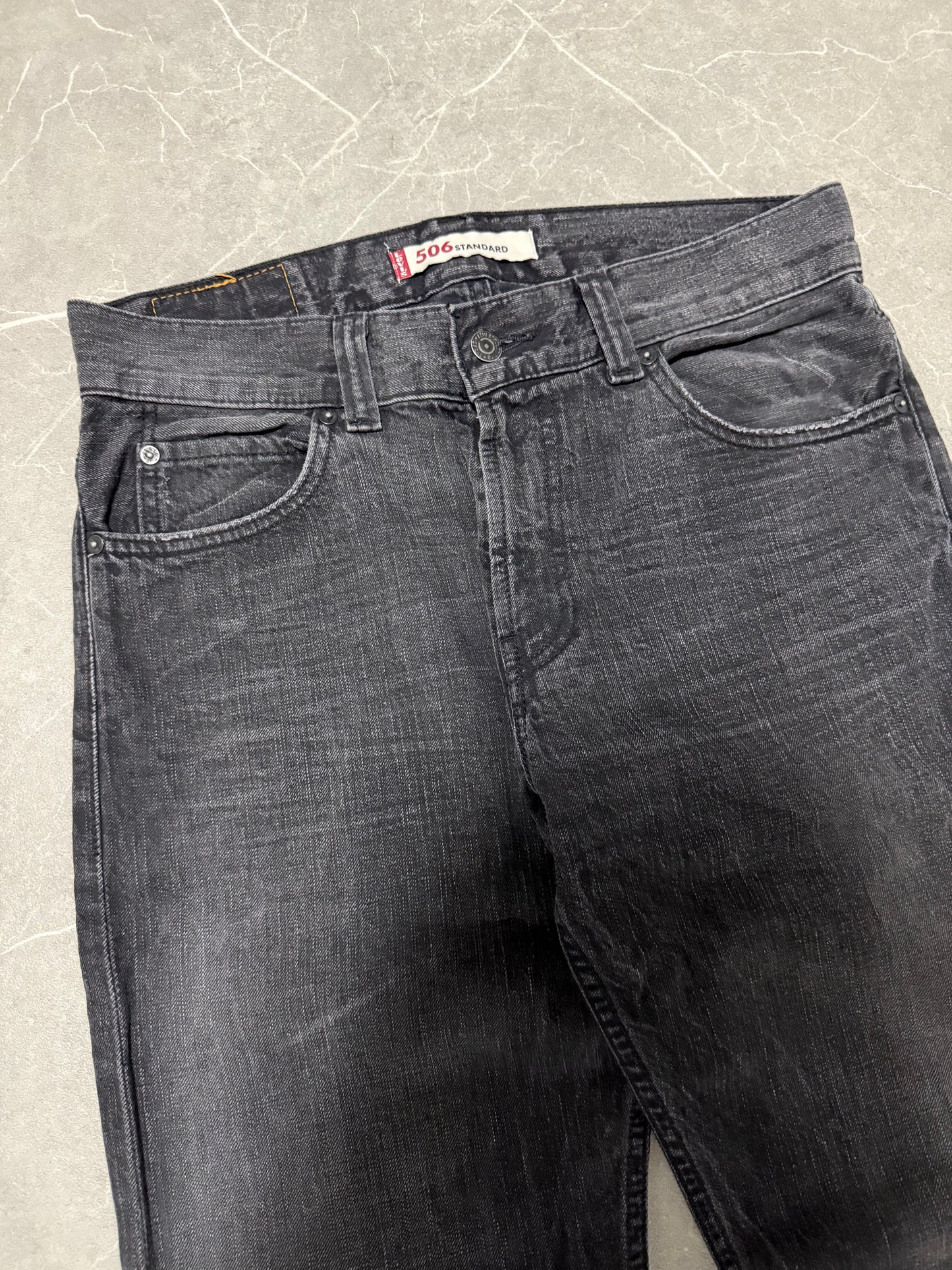 Levis Jeans 506 (M)