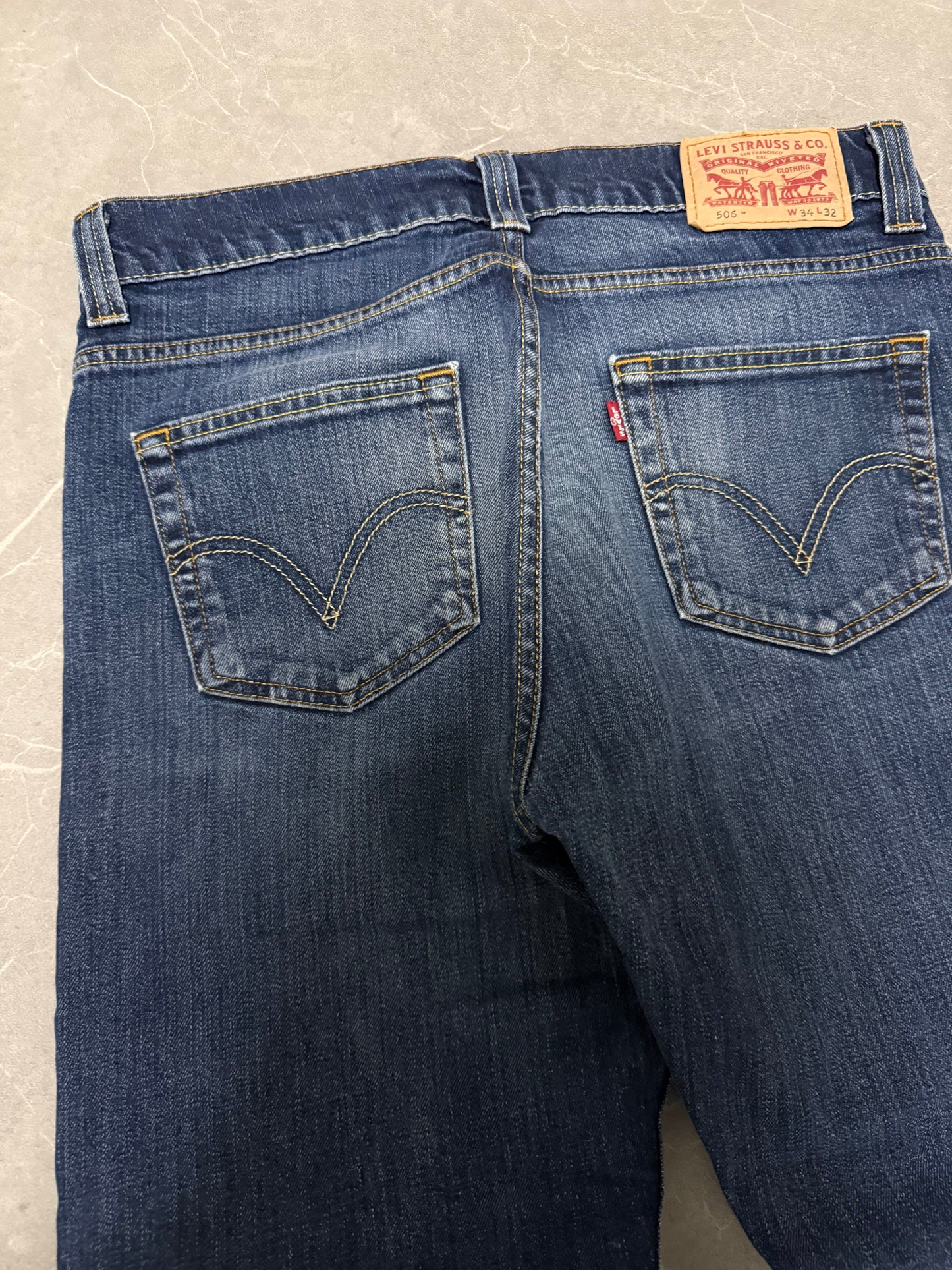 Levis 506 Jeans (M)