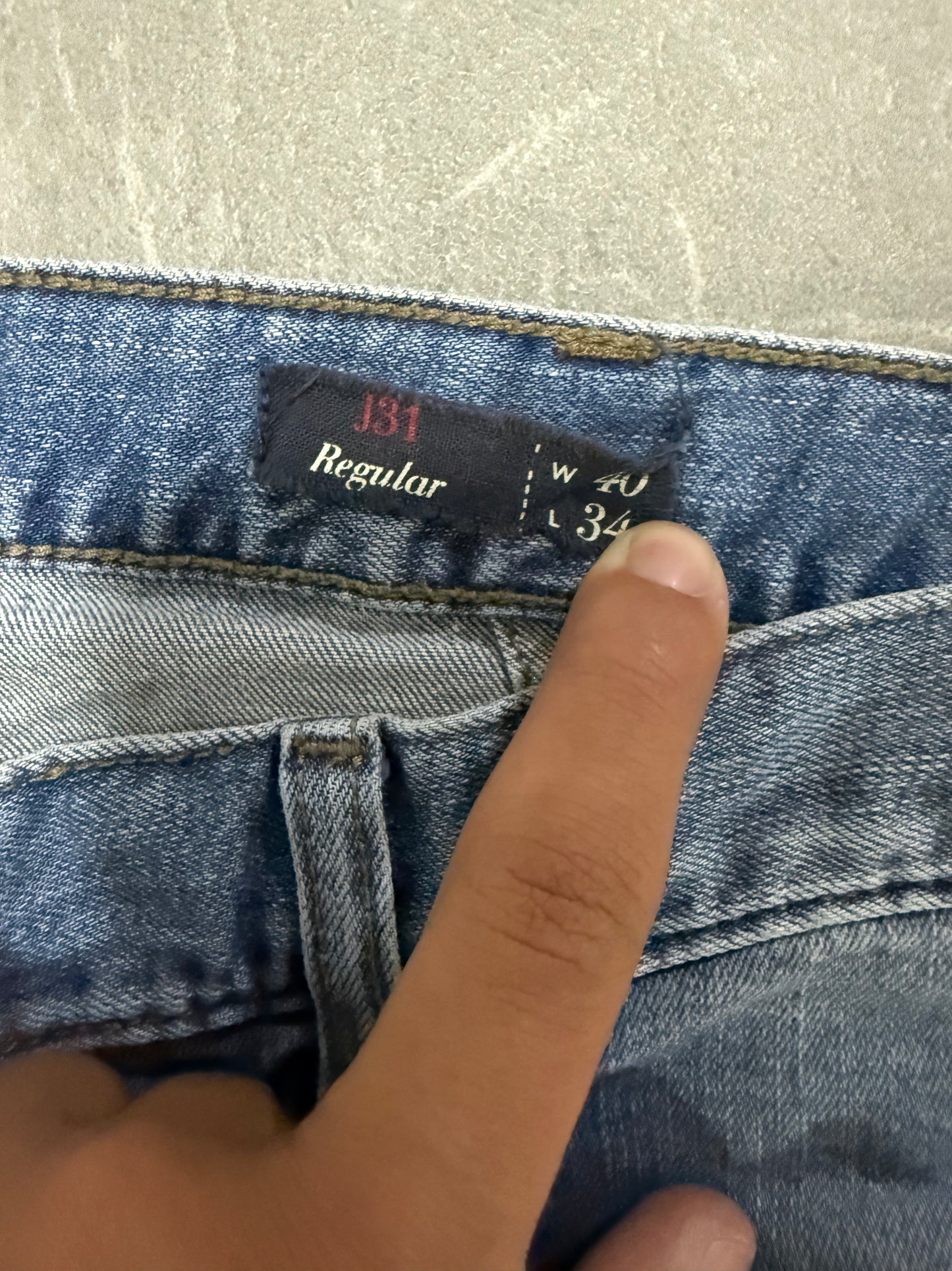 Armani Jeans (XL)