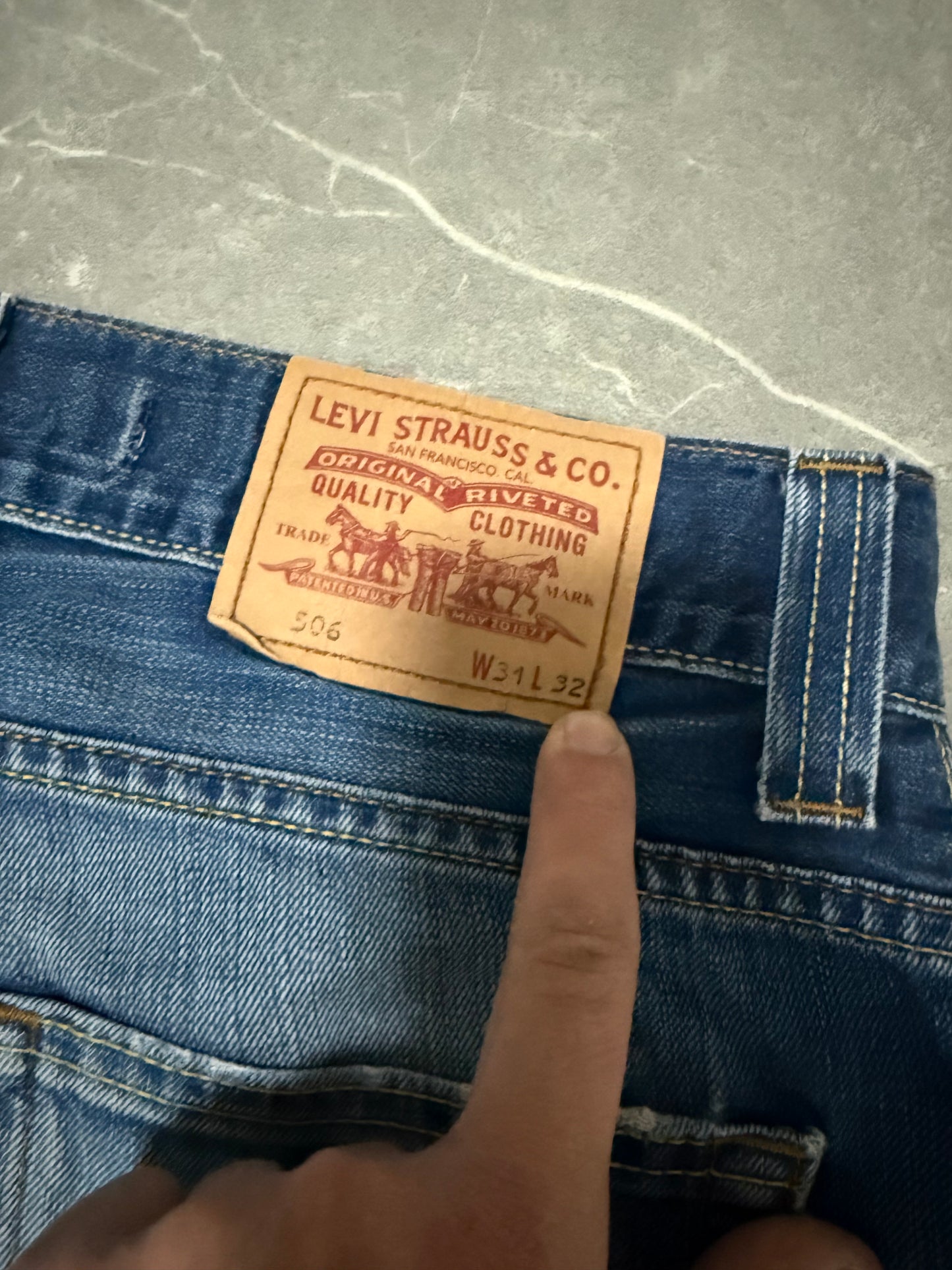 Levis Jeans 506 (M)