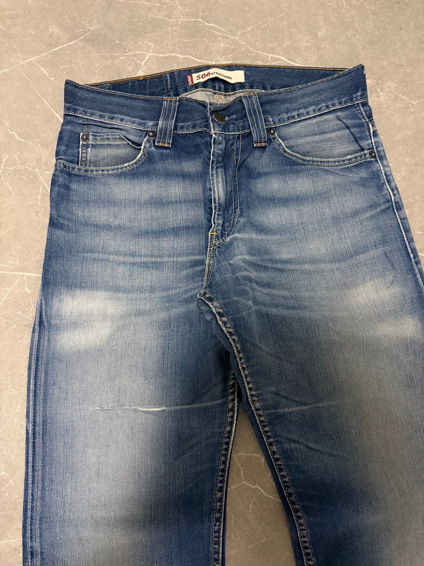 Levis Jeans 506 (M)