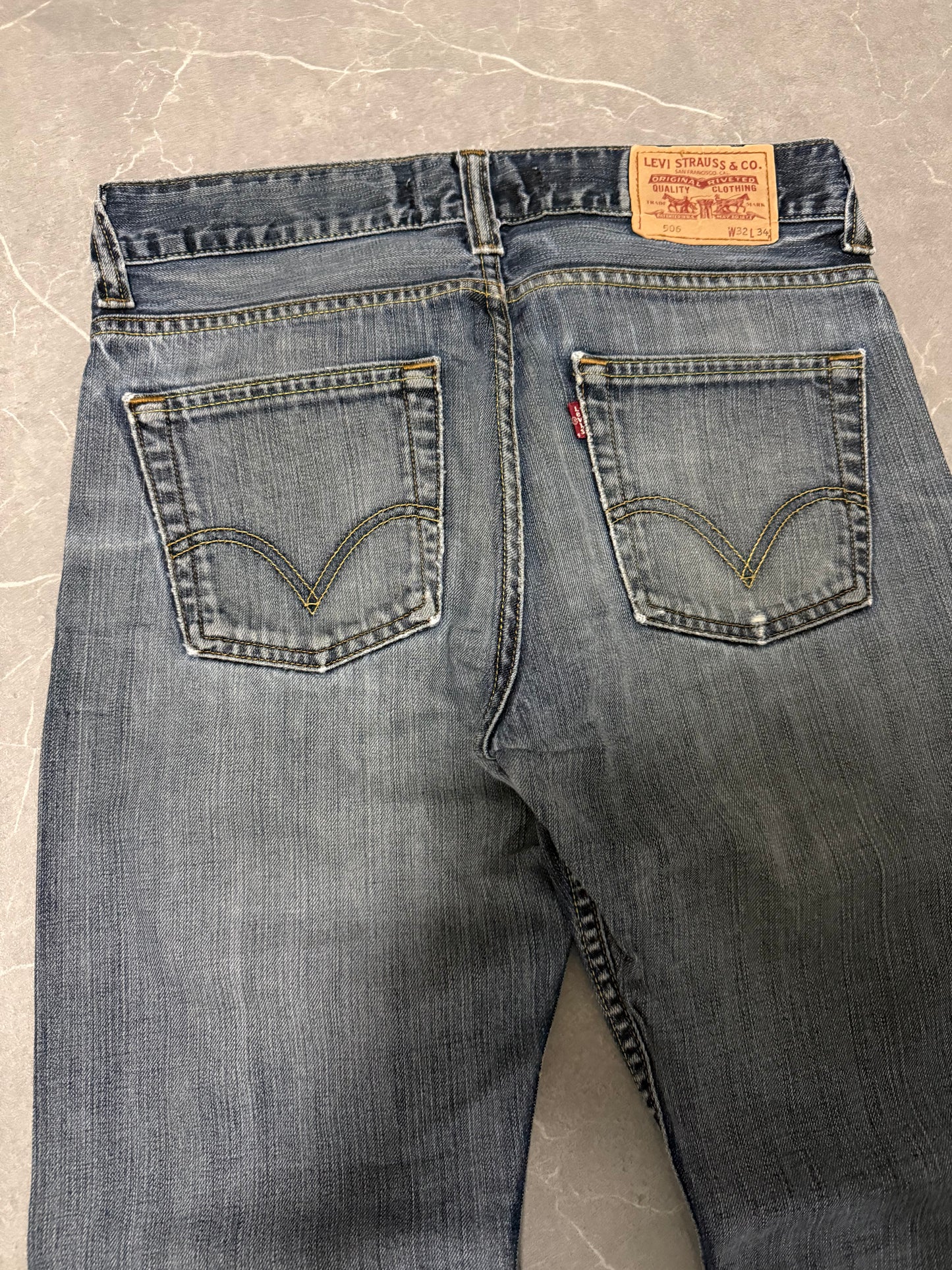 Levis Jeans 506 (M)