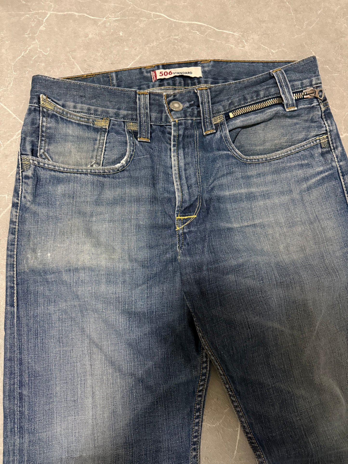 Levis Jeans 506 (L)