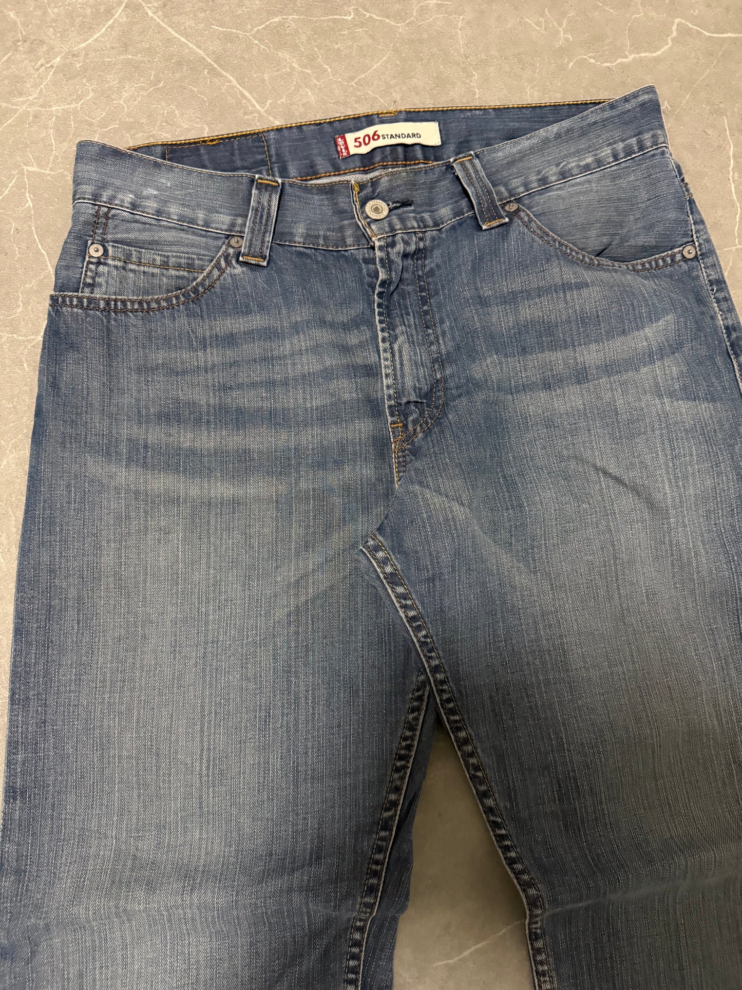 Levis Jeans 506 (L)