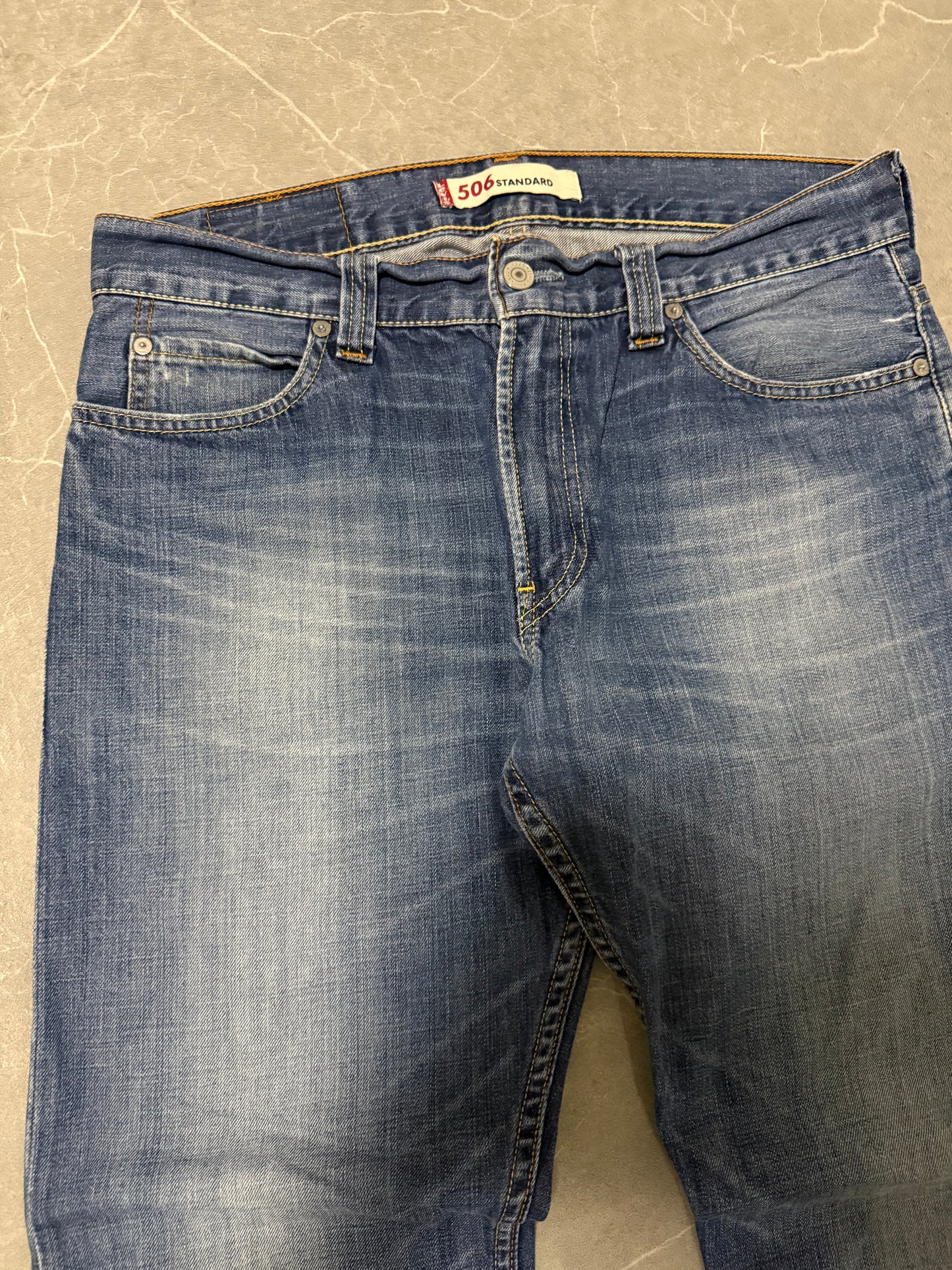 Levis Jeans 506 (L)