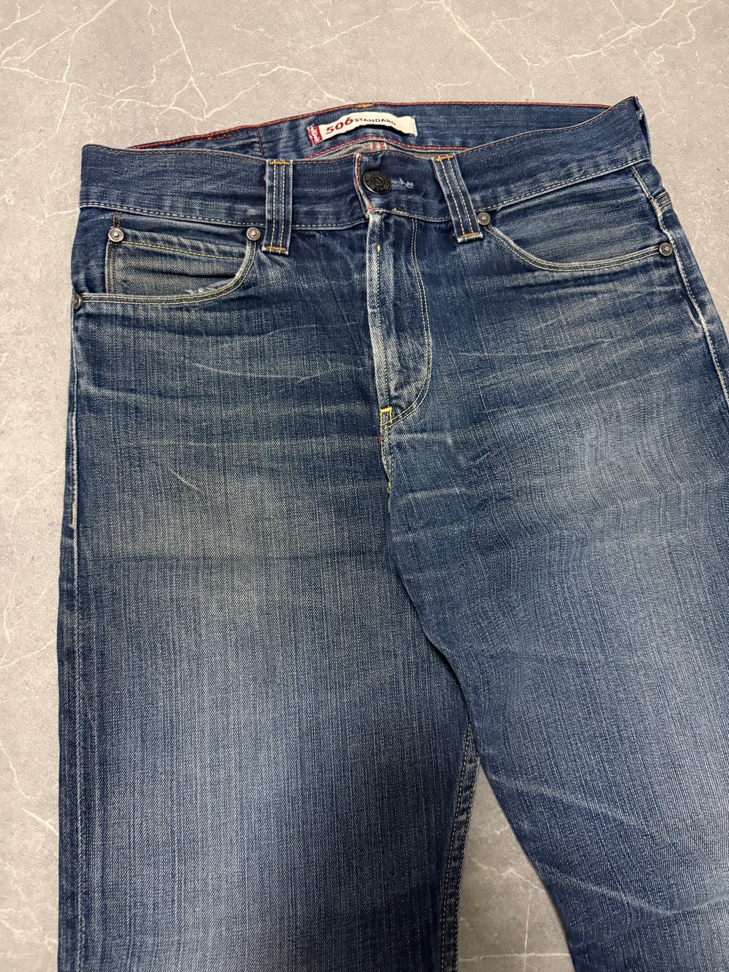 Levis Jeans 506 (M)