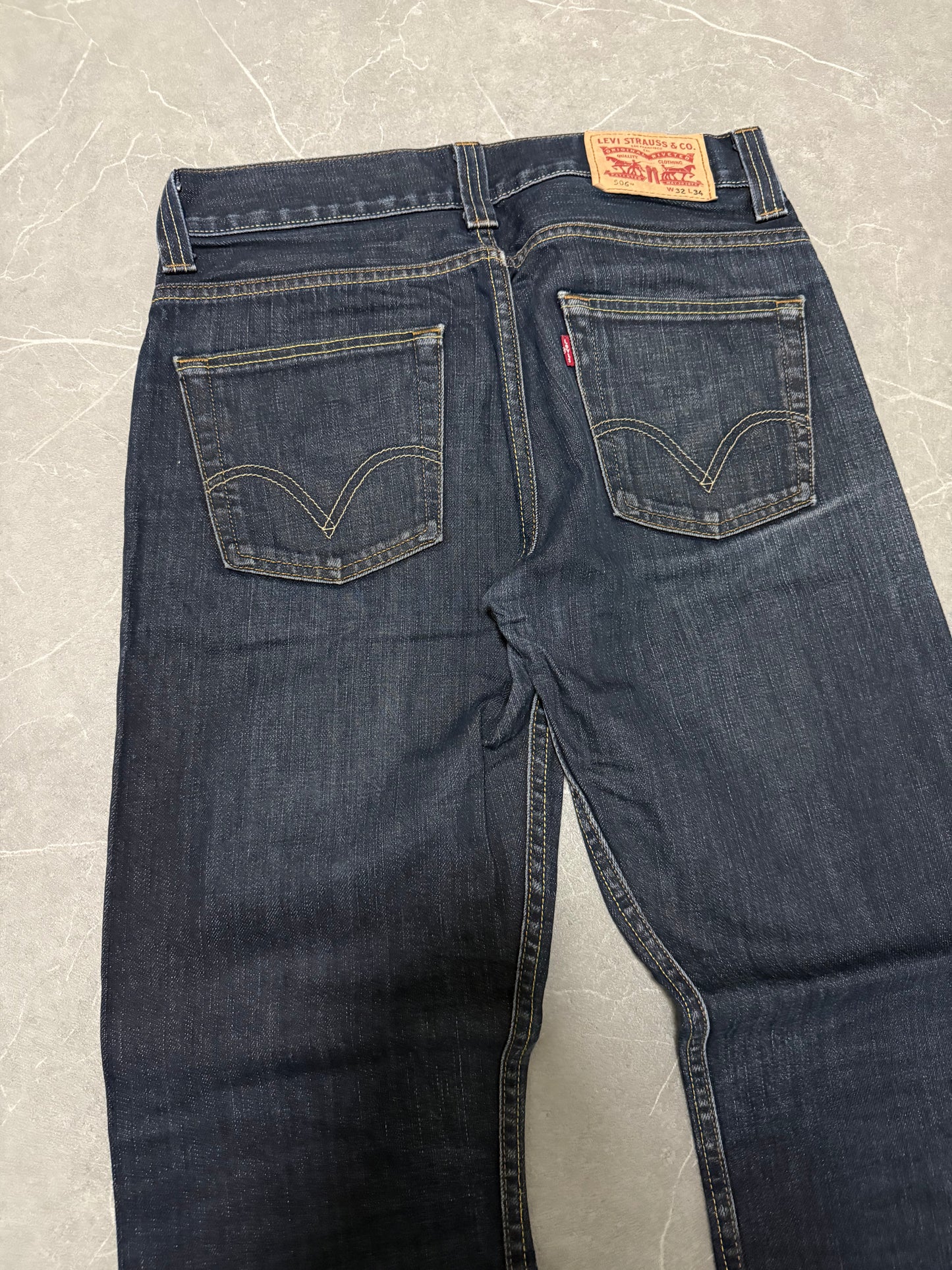 Levis Jeans 506 (M)
