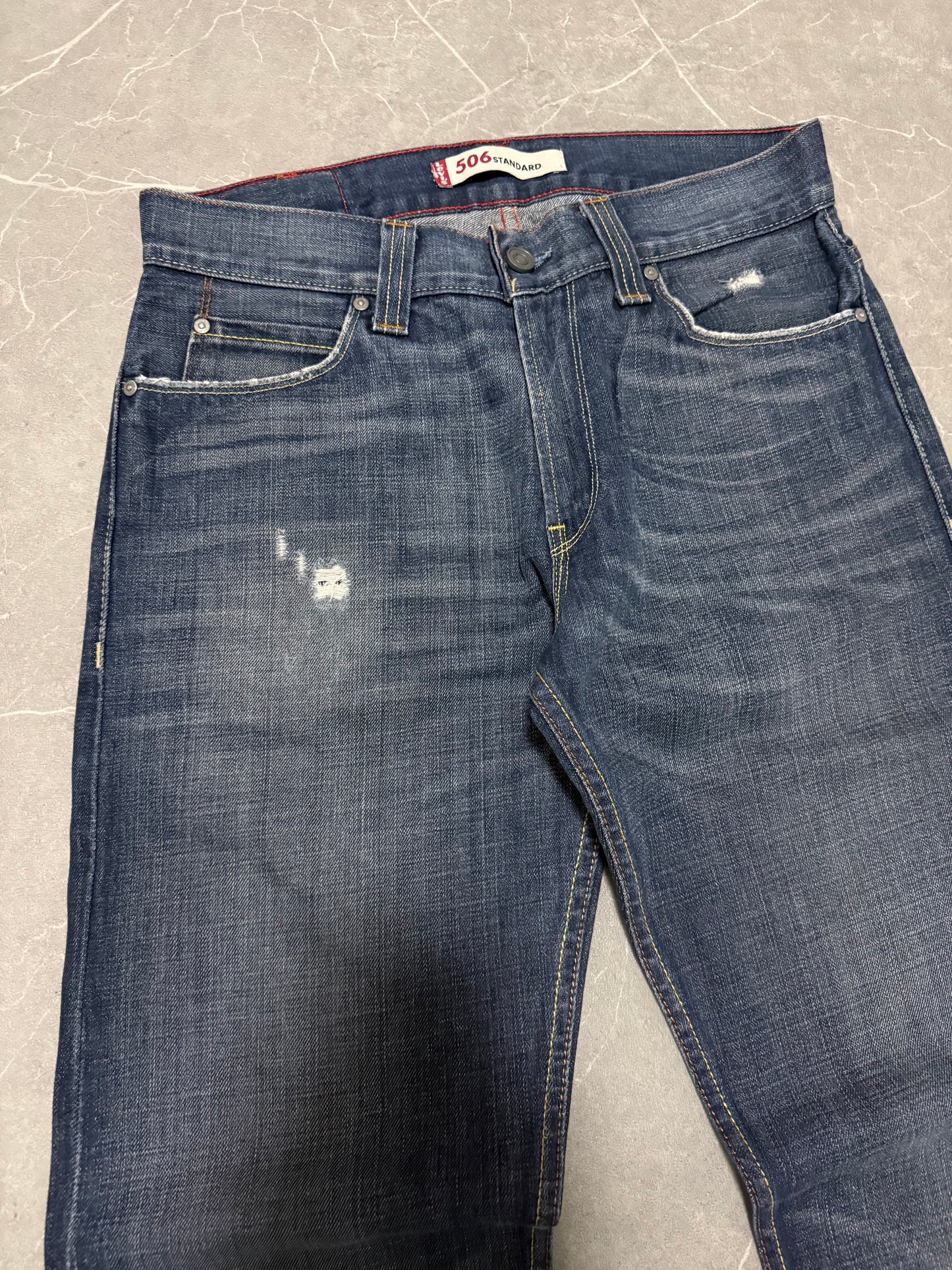 Levis Jeans 506 (M)
