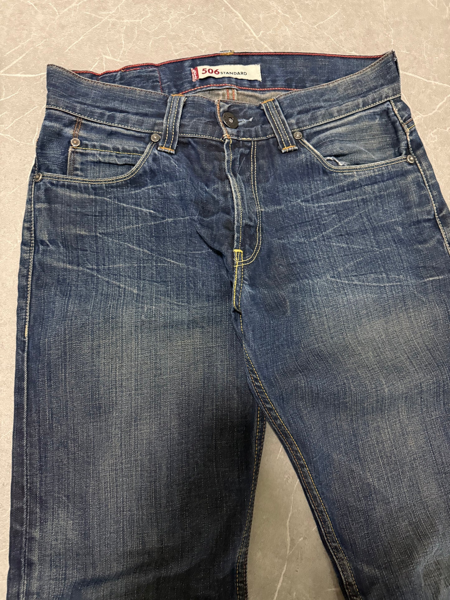 Levis Jeans 506 (M)