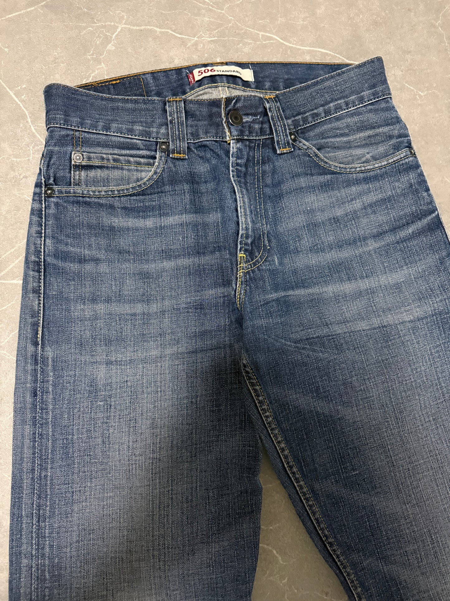 Levis Jeans 506 (M)