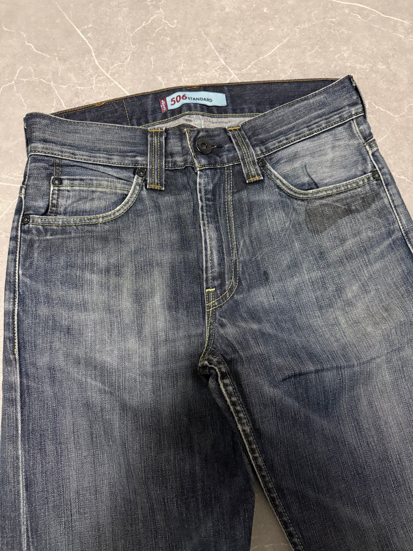 Levis Jeans 506 (M)