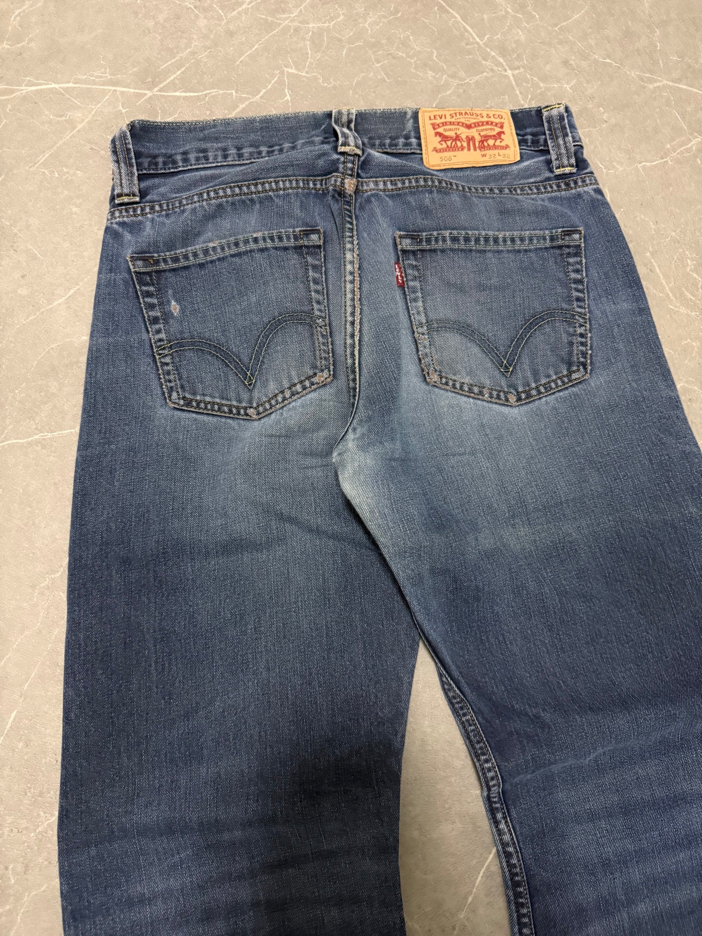 Levis Jeans 506 (M)