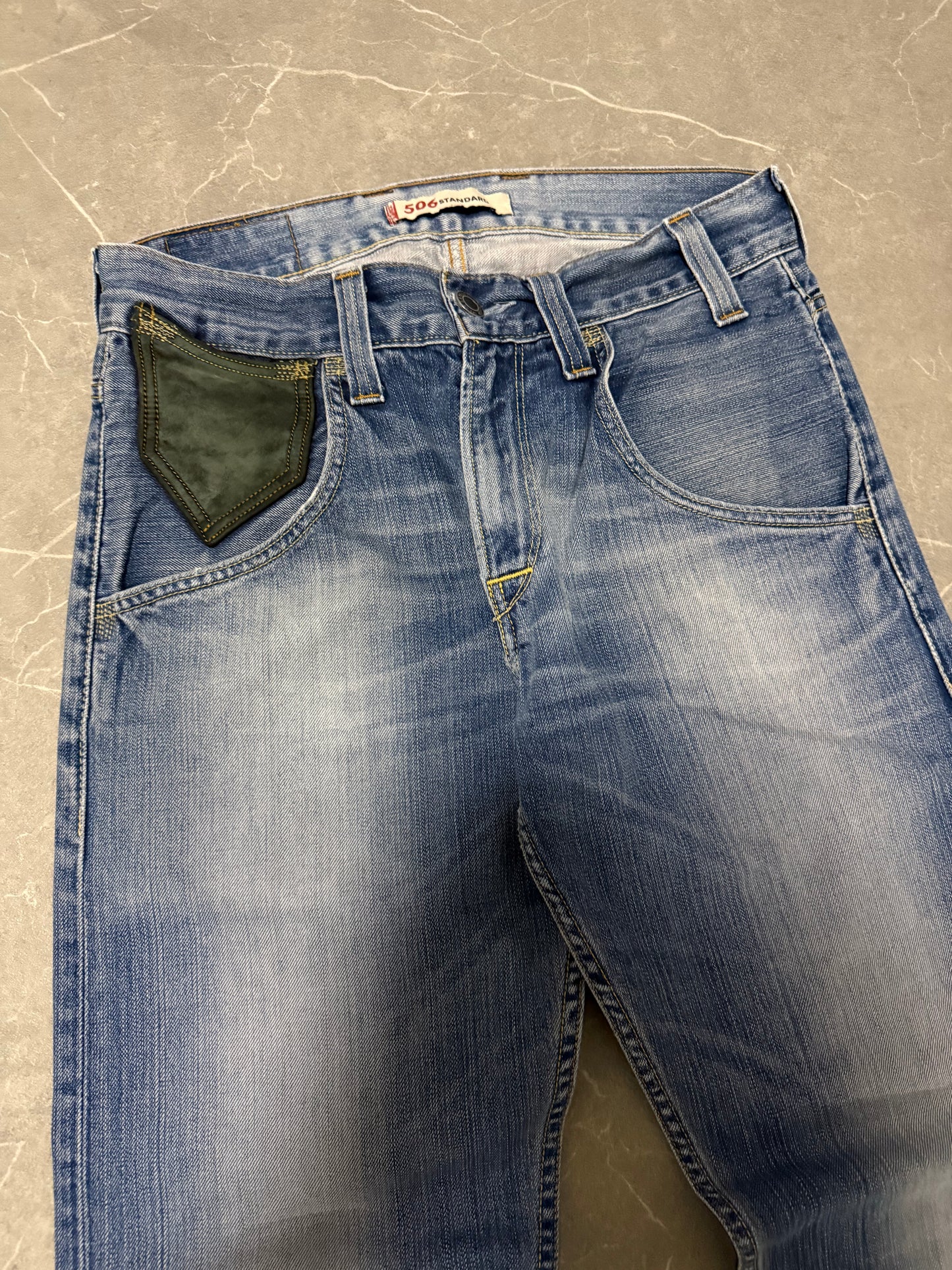 Levis Jeans 506 (M)