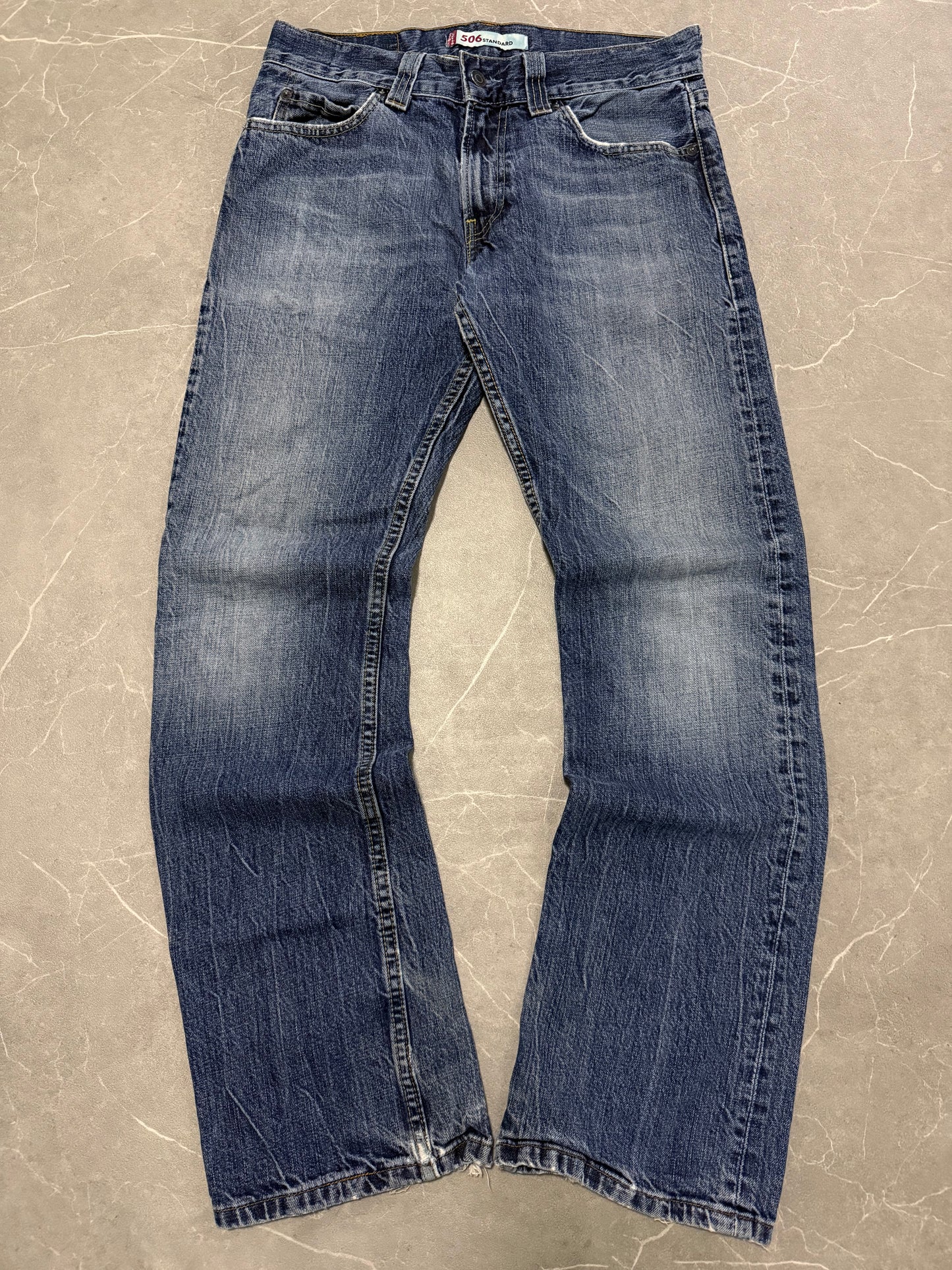 Levis Jeans 506 (M)