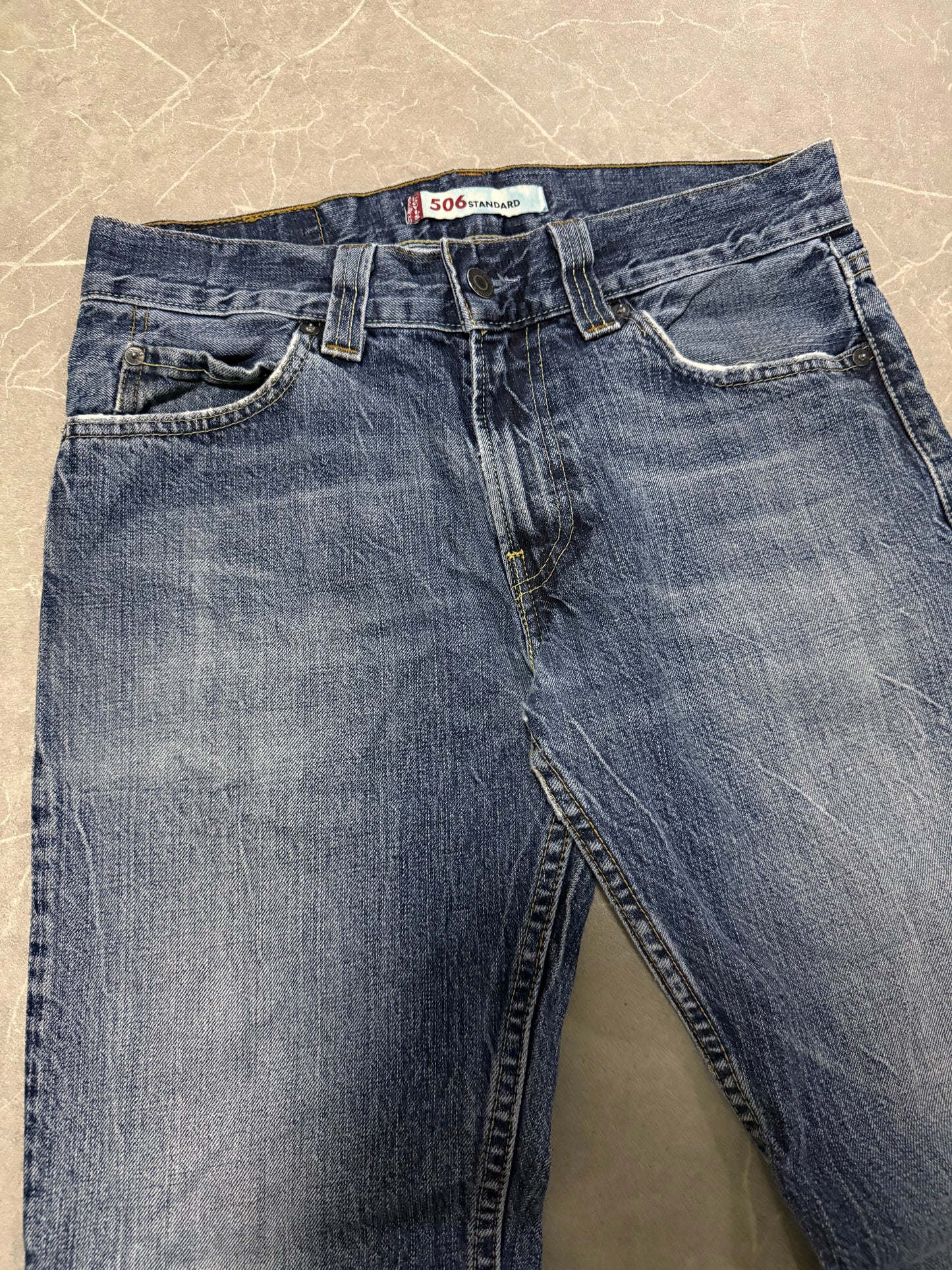 Levis Jeans 506 (M)