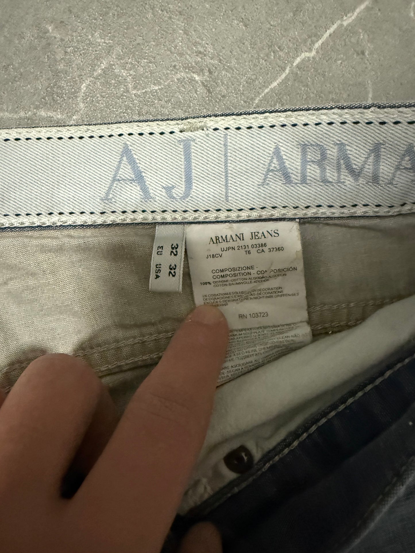 Armani Jeans (S/M)