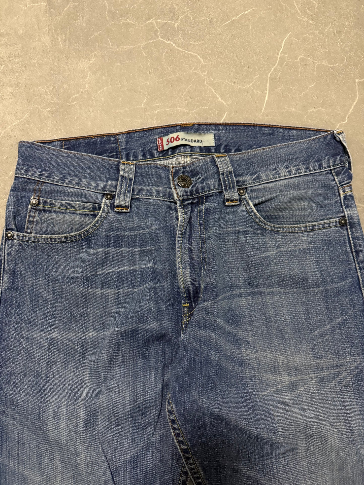 Levis Jeans 506 (L)