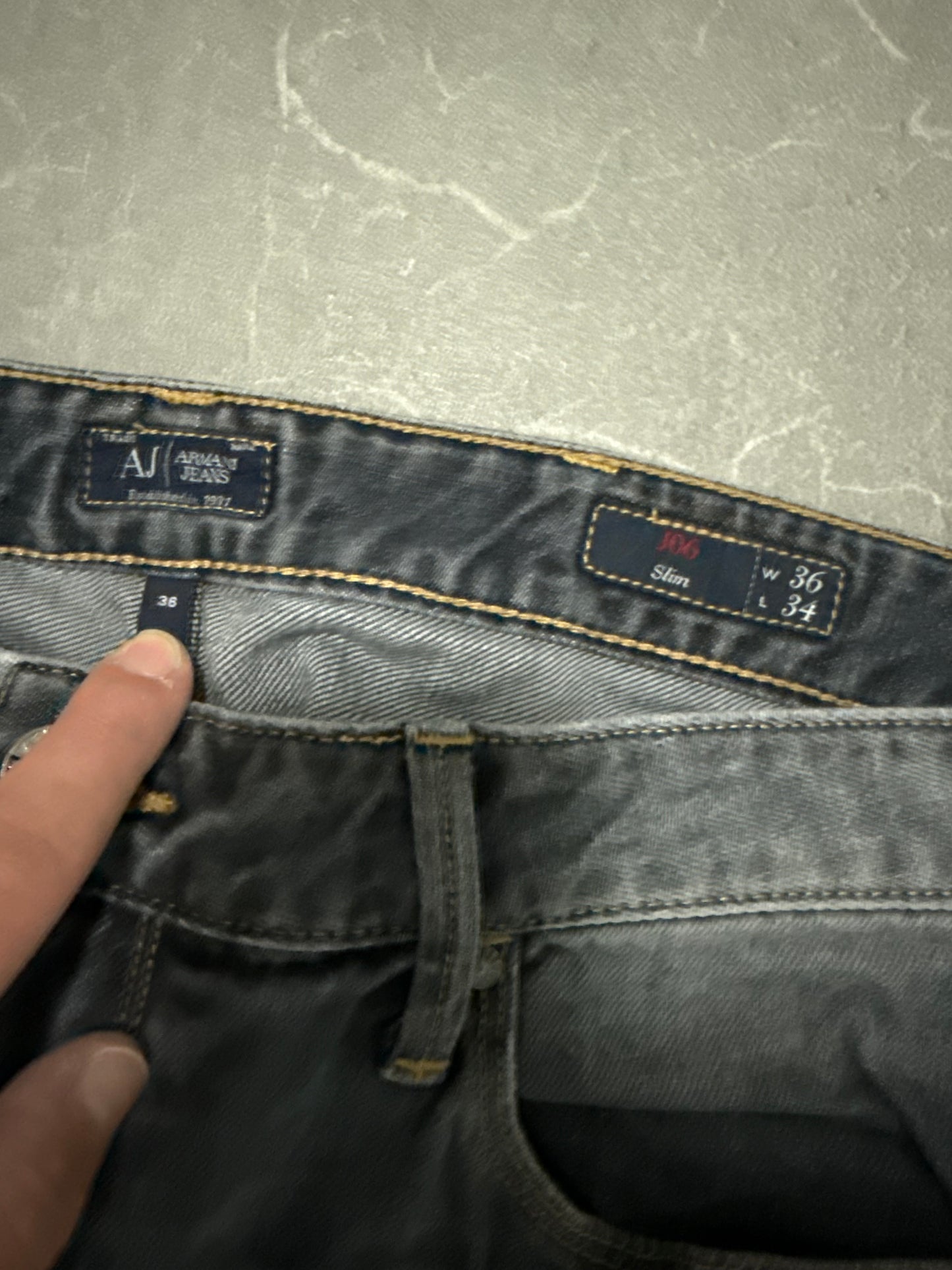 Armani Jeans (L)