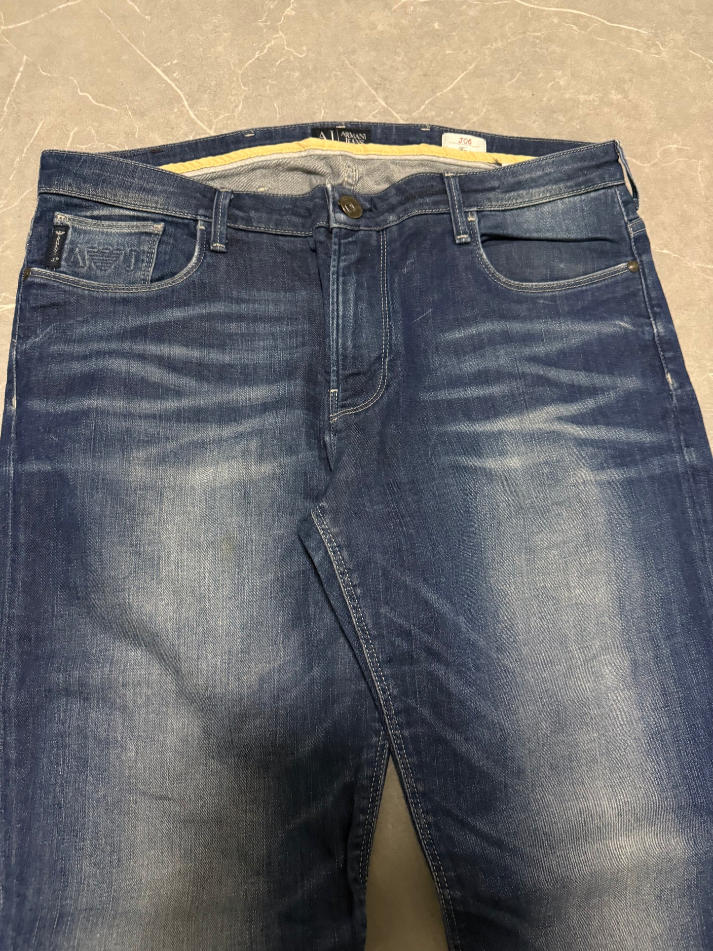 Armani Jeans (L)