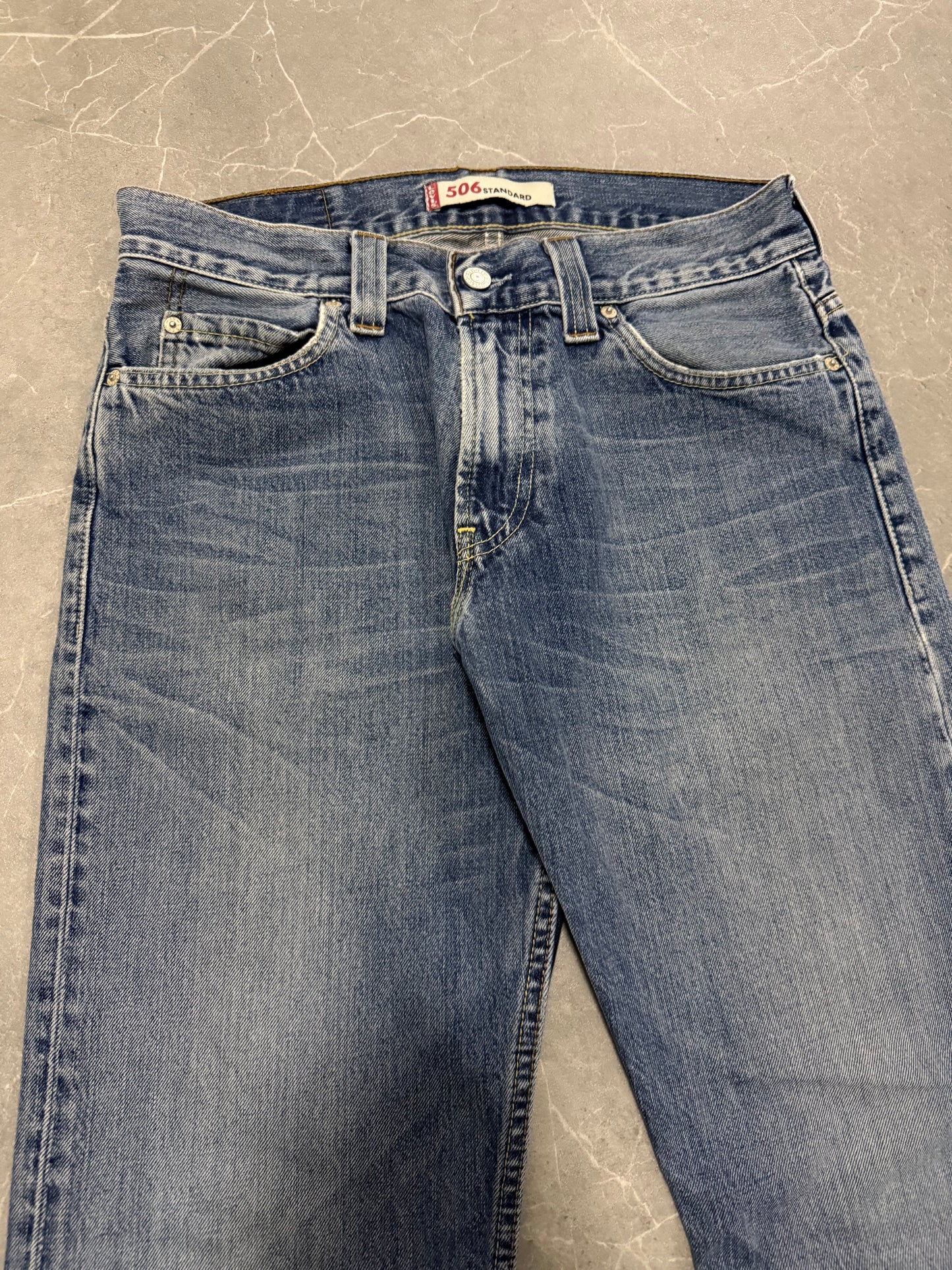 Levis Jeans 506 (M)