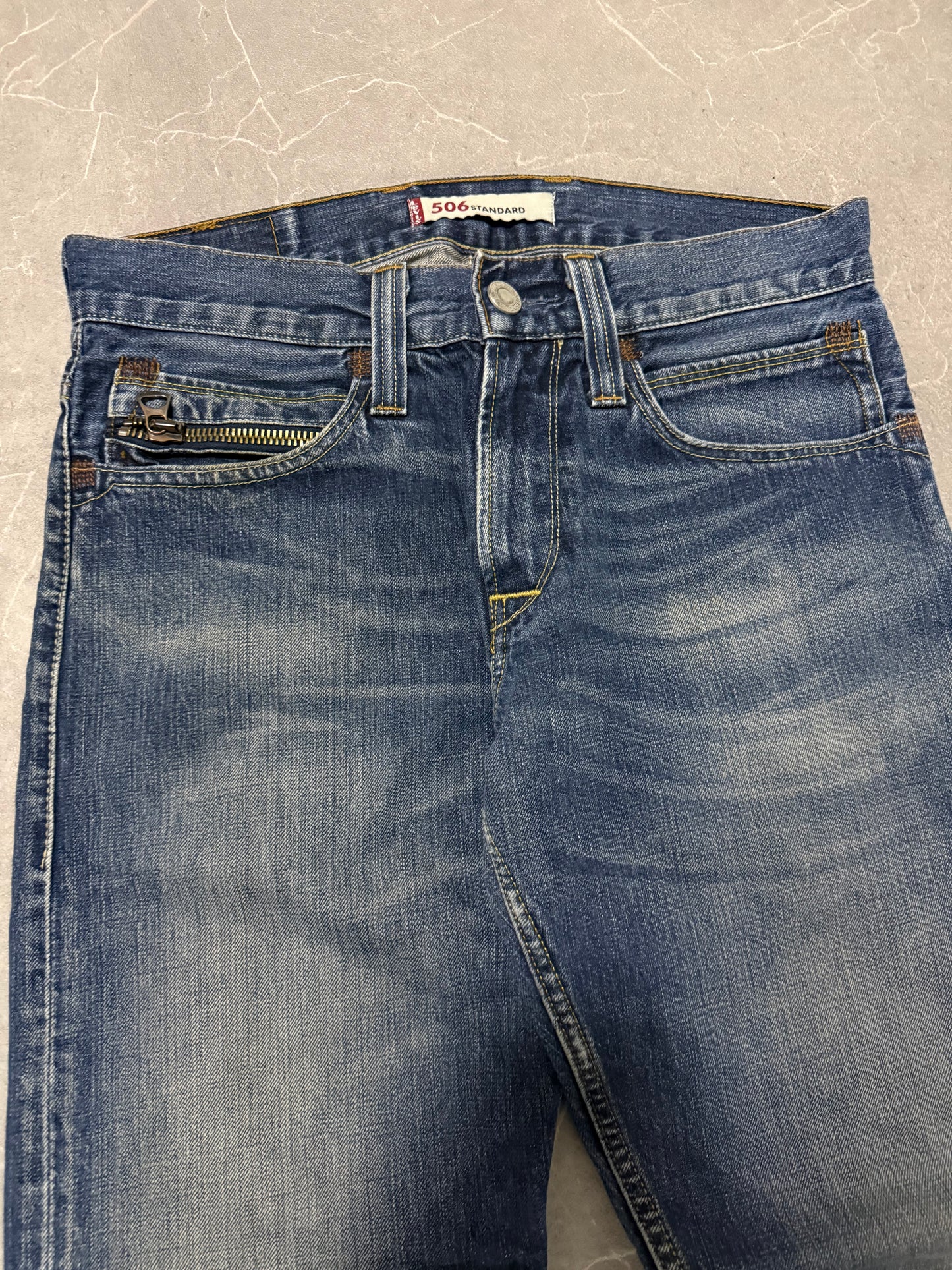 Levis Jeans 506 (M)