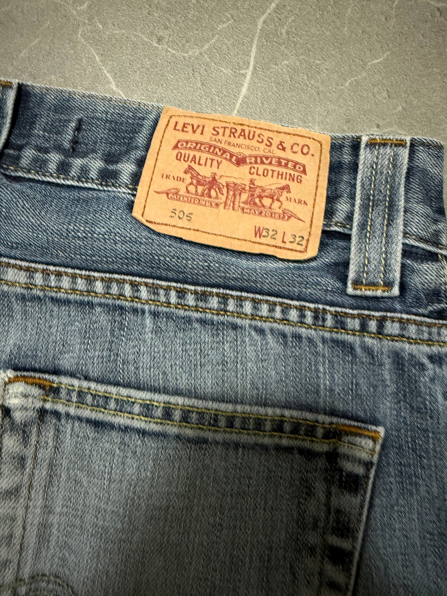 Levis Jeans 506 (M)