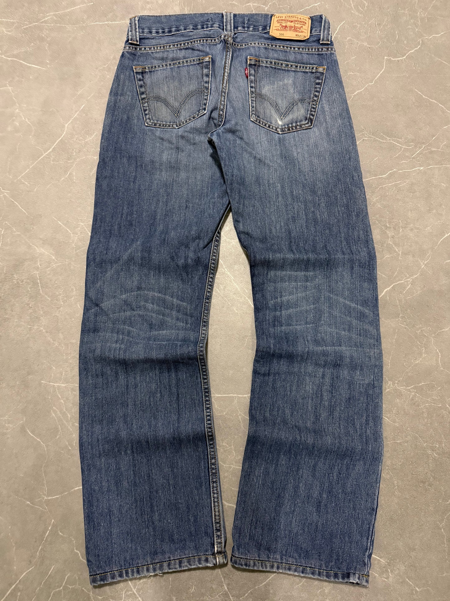 Levis Jeans 506 (M)