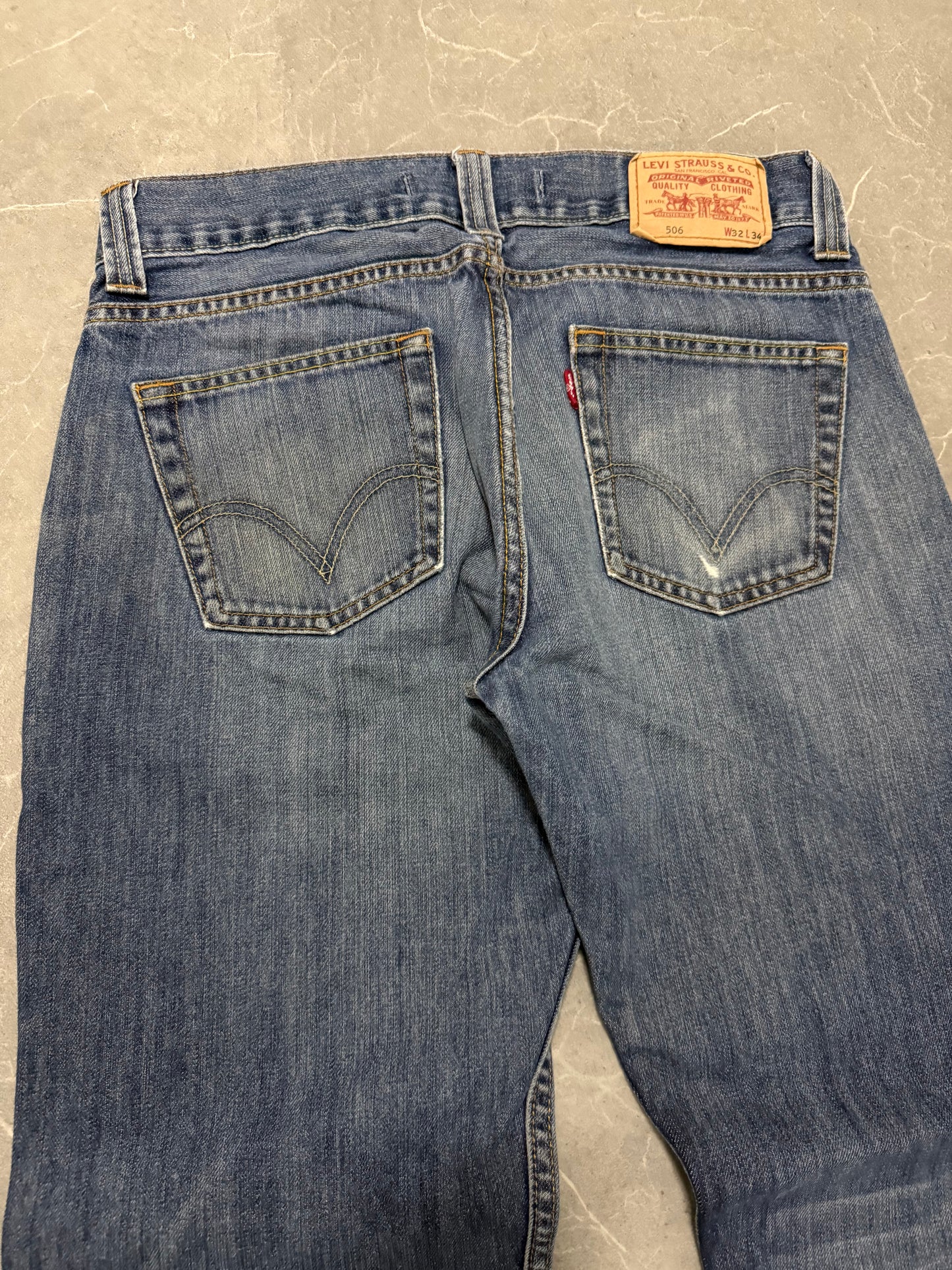 Levis Jeans 506 (M)