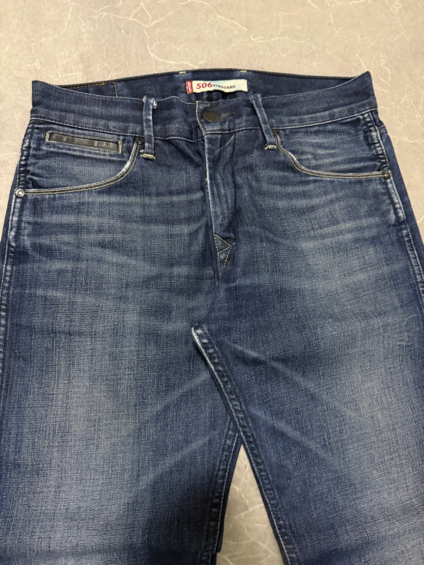Levis Jeans 506 (M)