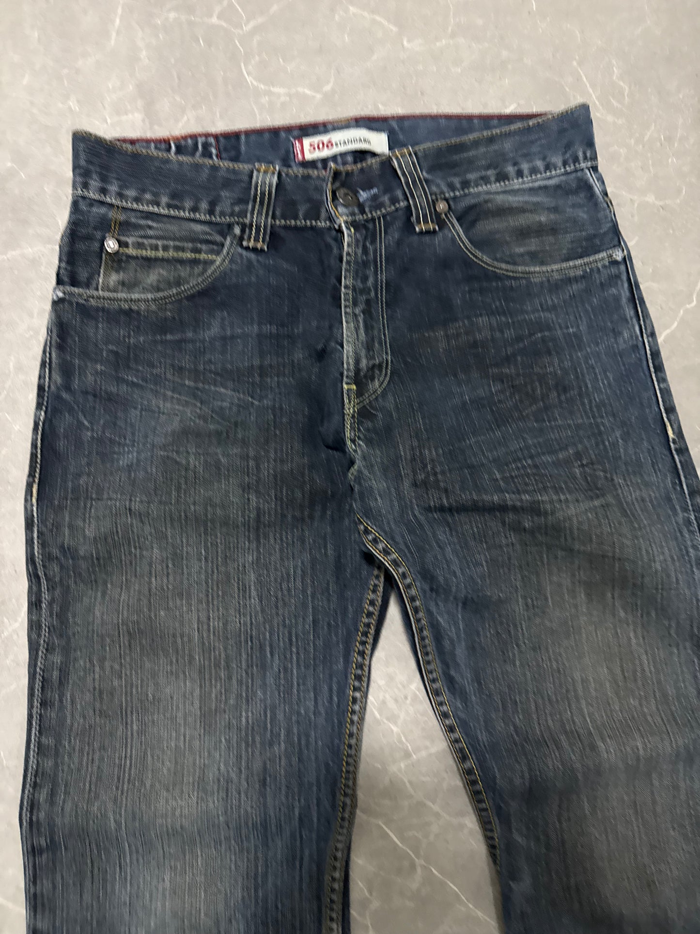 Levis Jeans 506 (M)