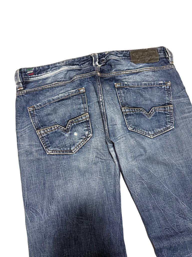 Diesel Larkee Straight Jeans (XL)