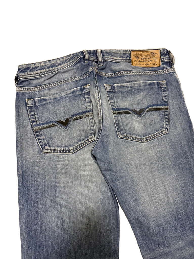 Levi’s Zatiny Bootcut Jeans (L)